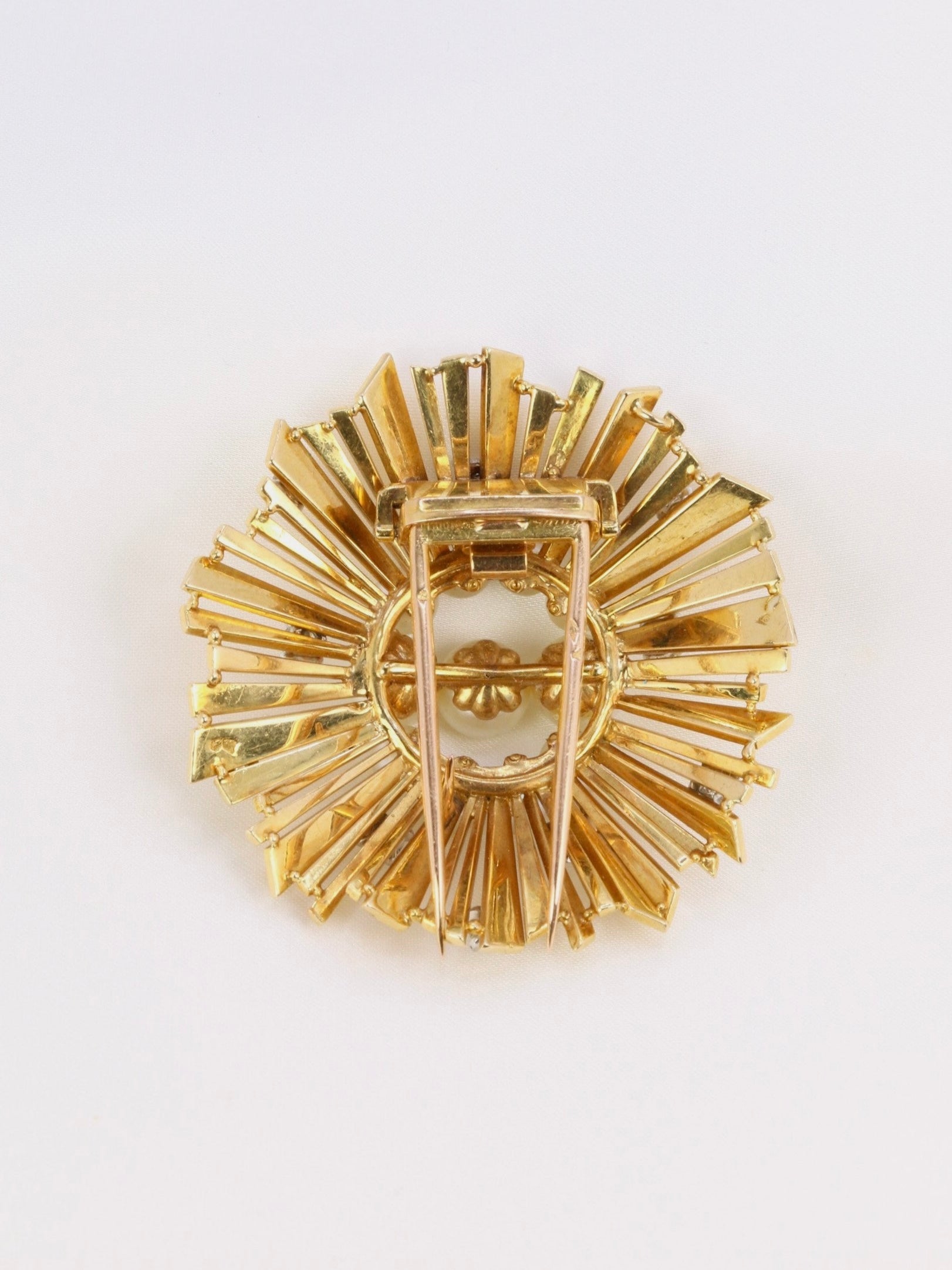 CARTIER Broche vintage soleil or platine perles diamants