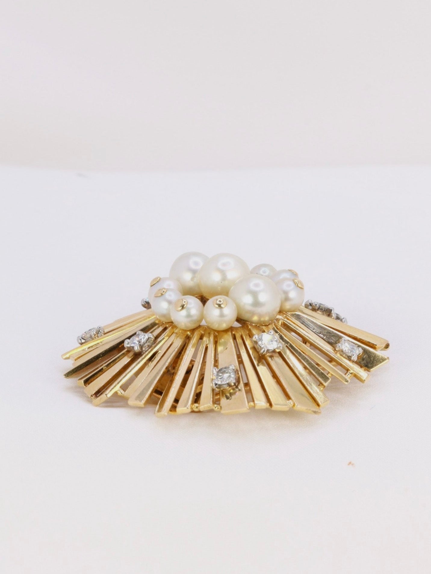 CARTIER Broche vintage soleil or platine perles diamants