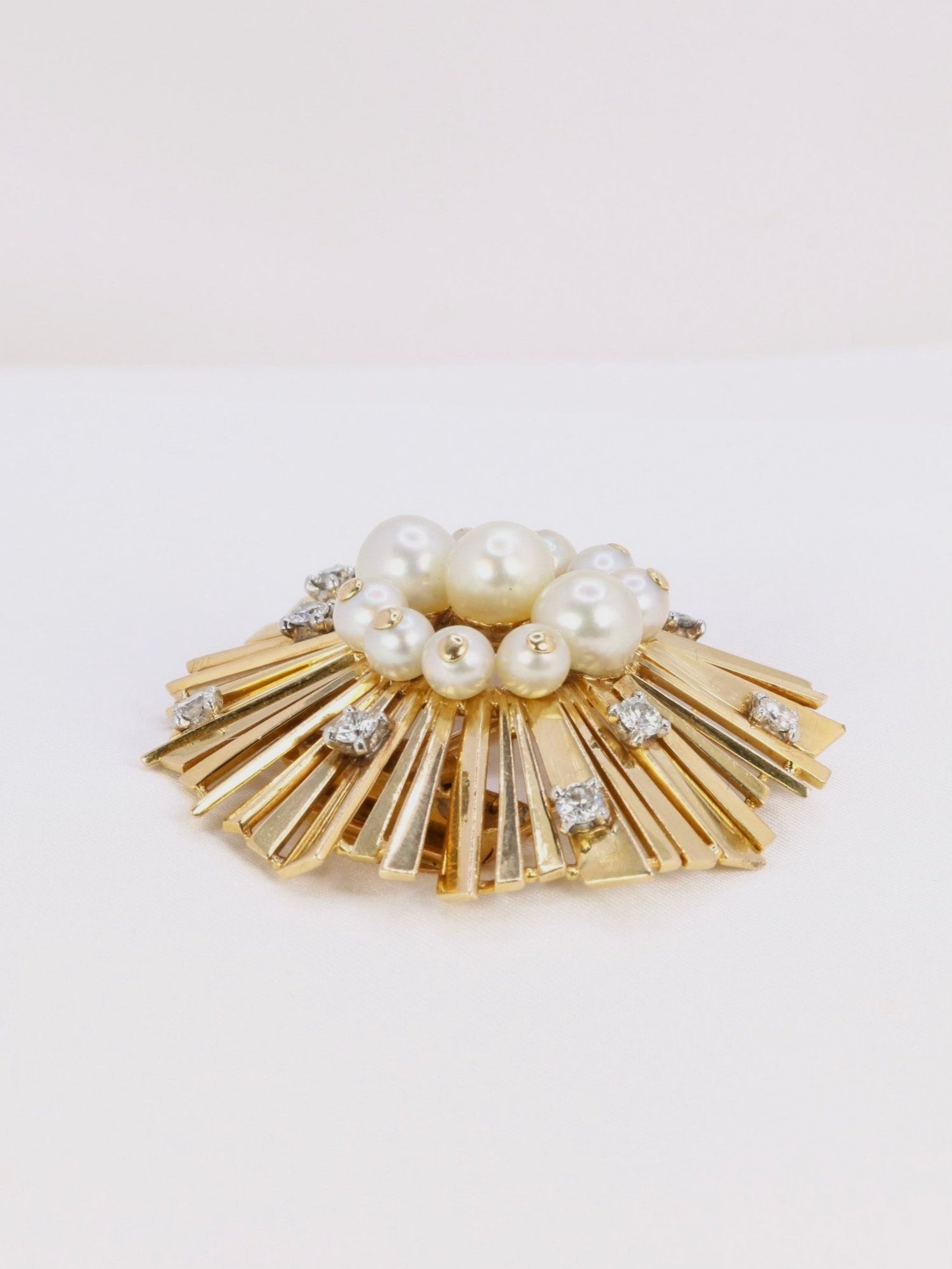 CARTIER Broche vintage soleil or platine perles diamants