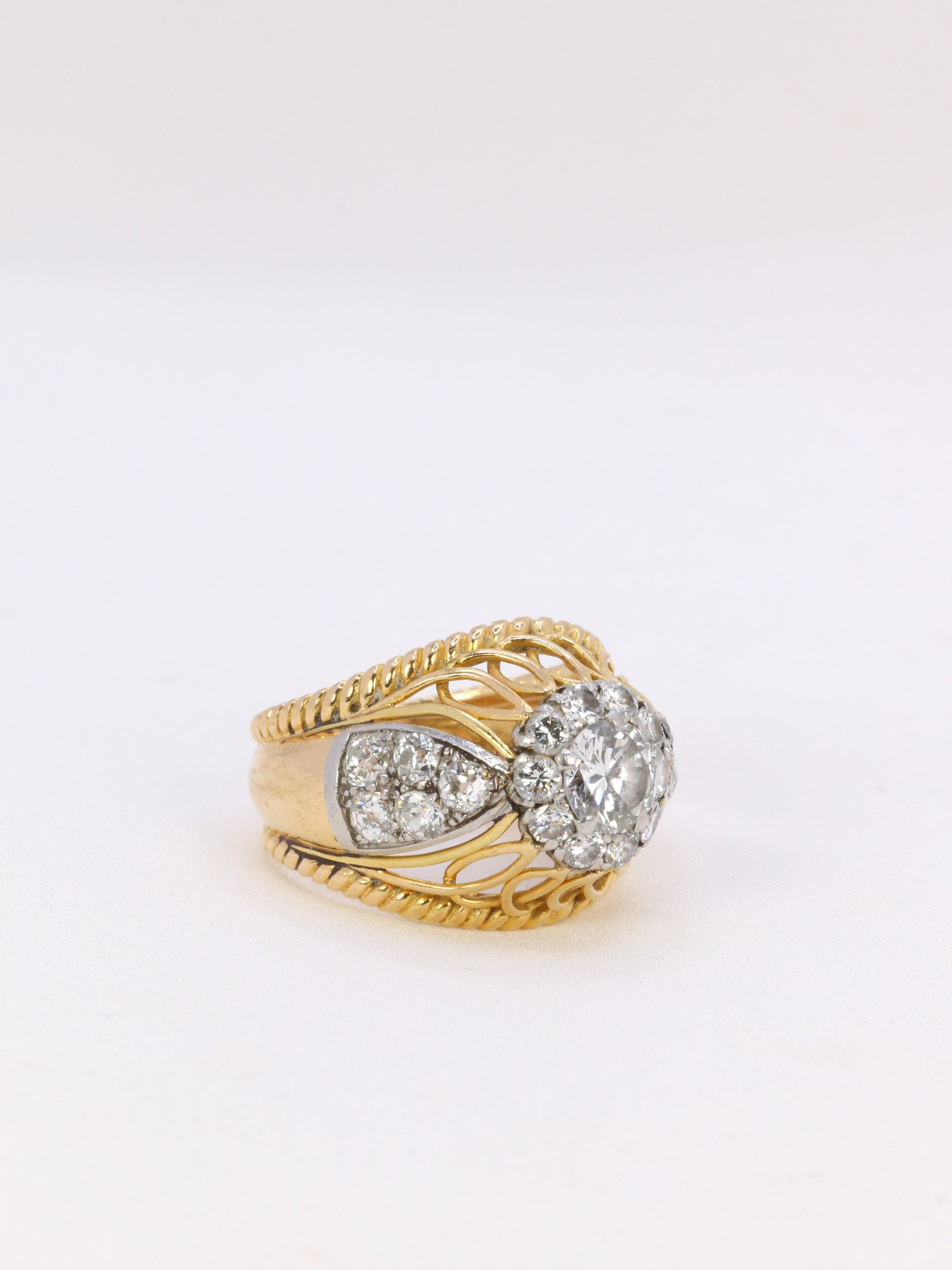 Dome ring in yellow gold, platinum and 1 carat diamond