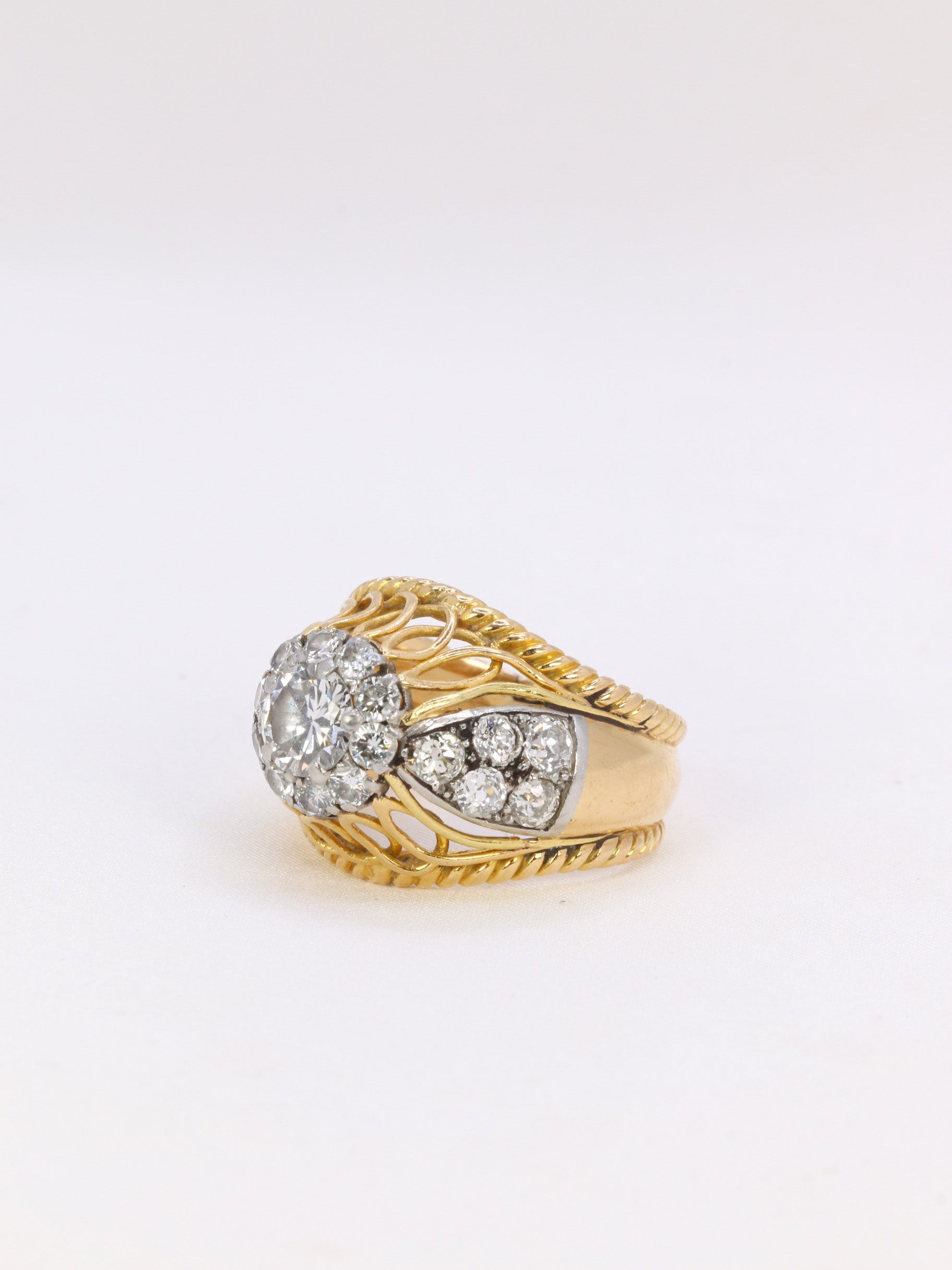 Dome ring in yellow gold, platinum and 1 carat diamond