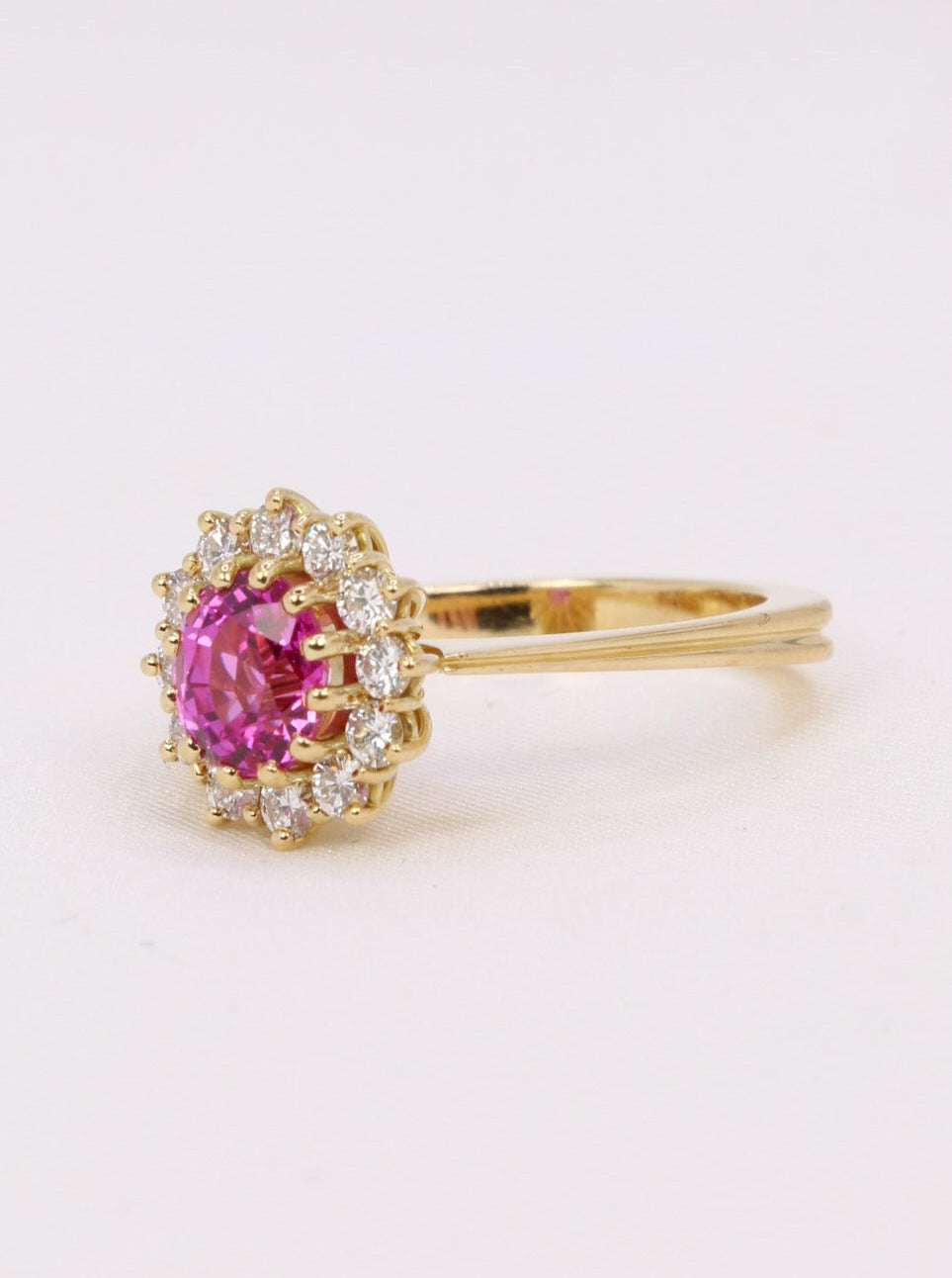 Bague marguerite vintage diamants saphir rose 1,3 carats