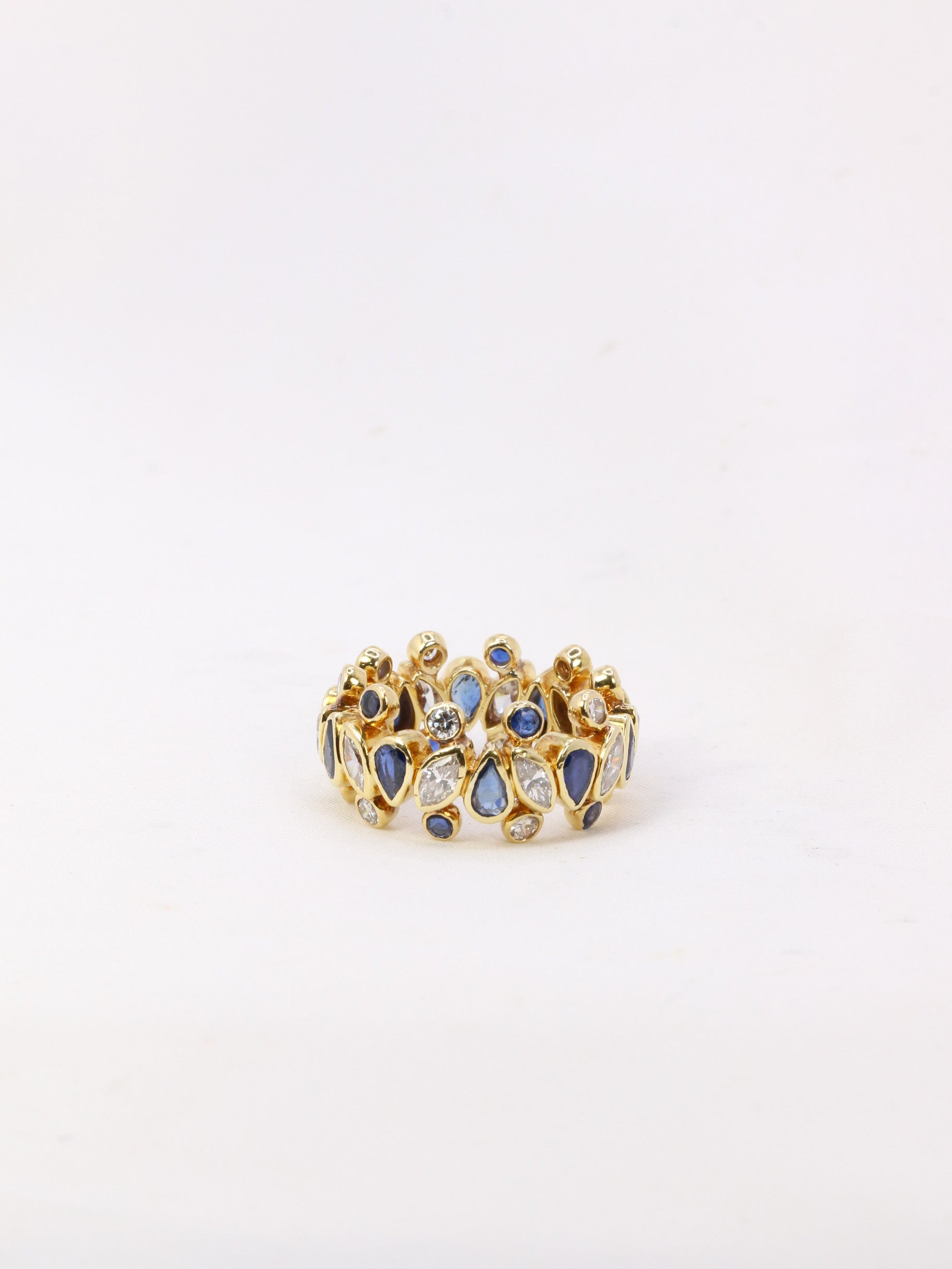 Bague vintage Harry Winston or jaune, saphirs et diamants