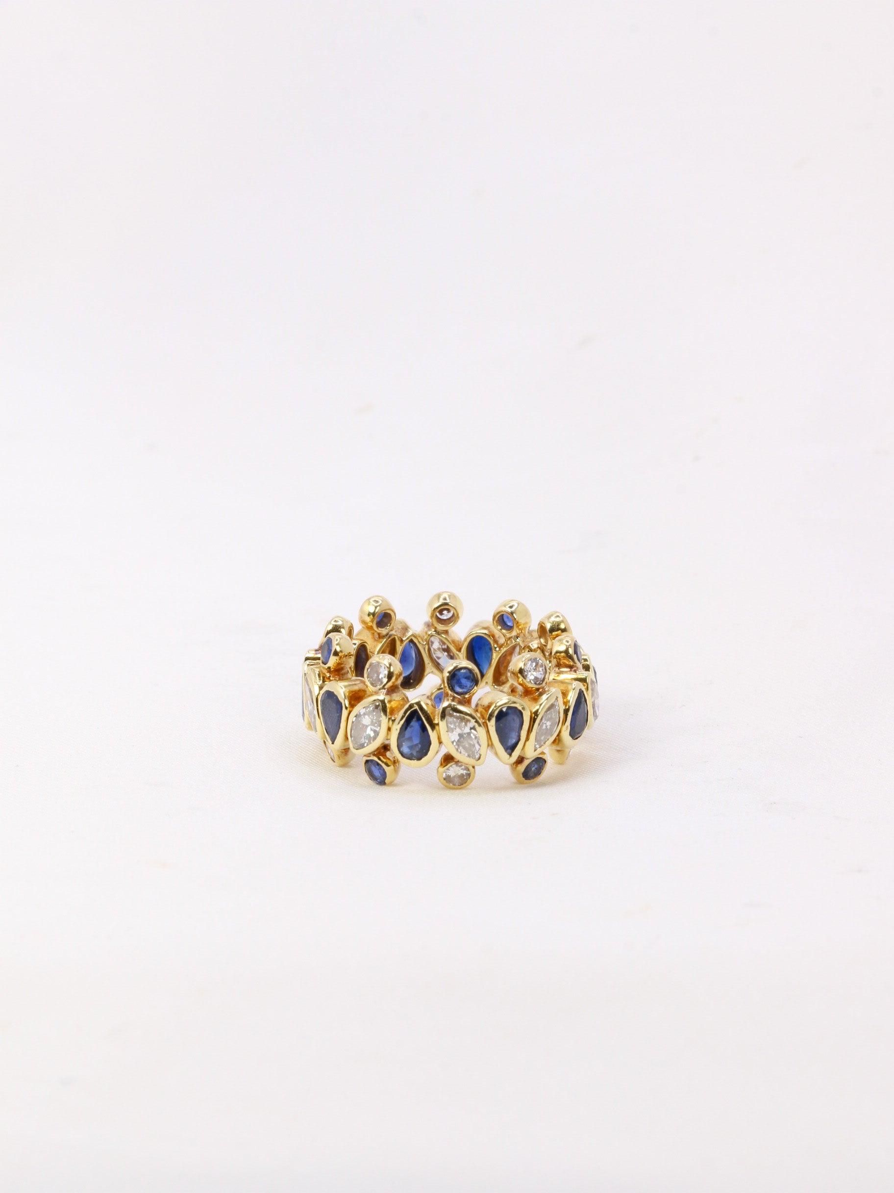 Bague vintage Harry Winston or jaune, saphirs et diamants