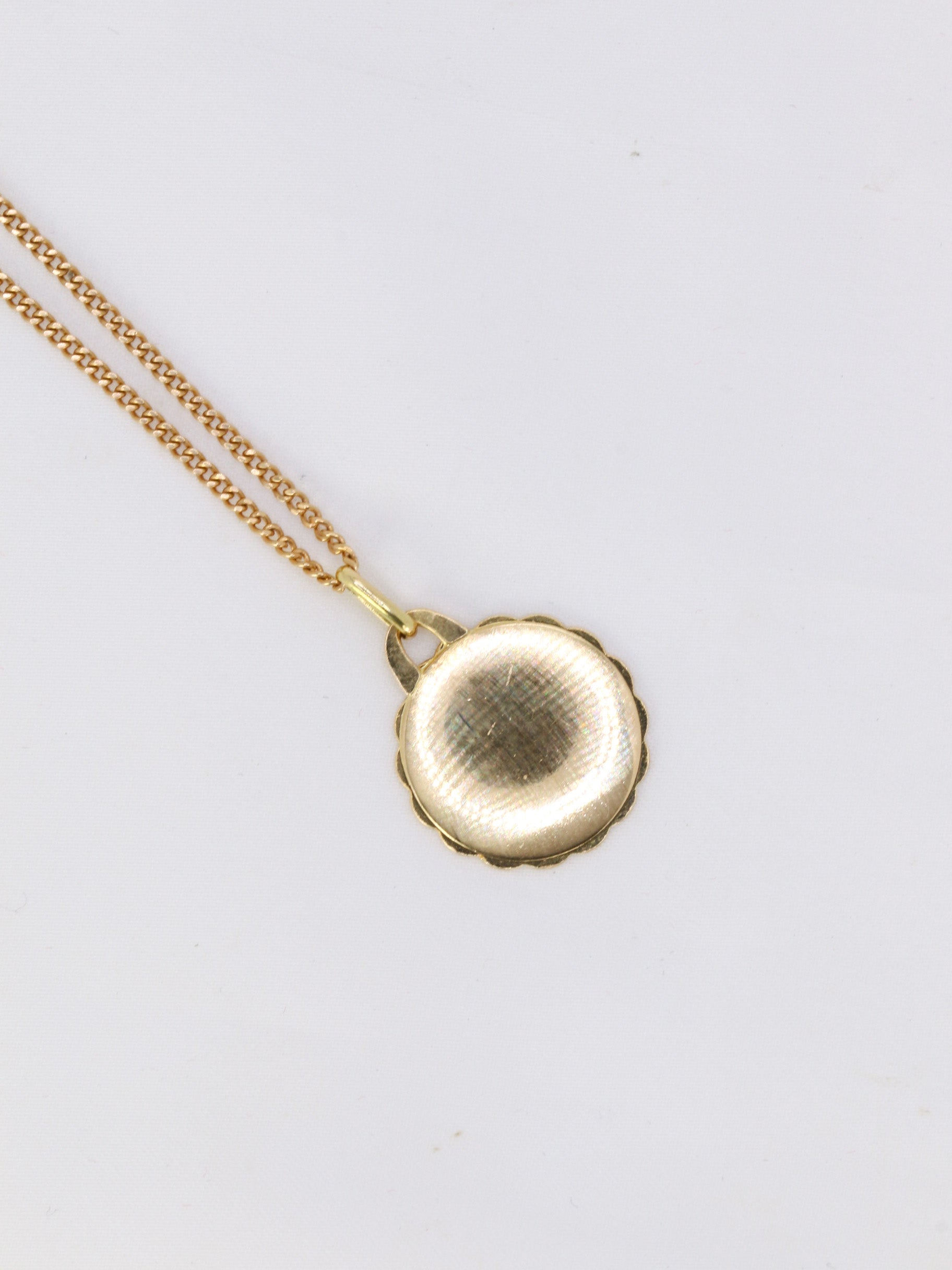 Médaille Amour Augis Plus qu’hier moins que demain en or jaune et rubis - ca 1970