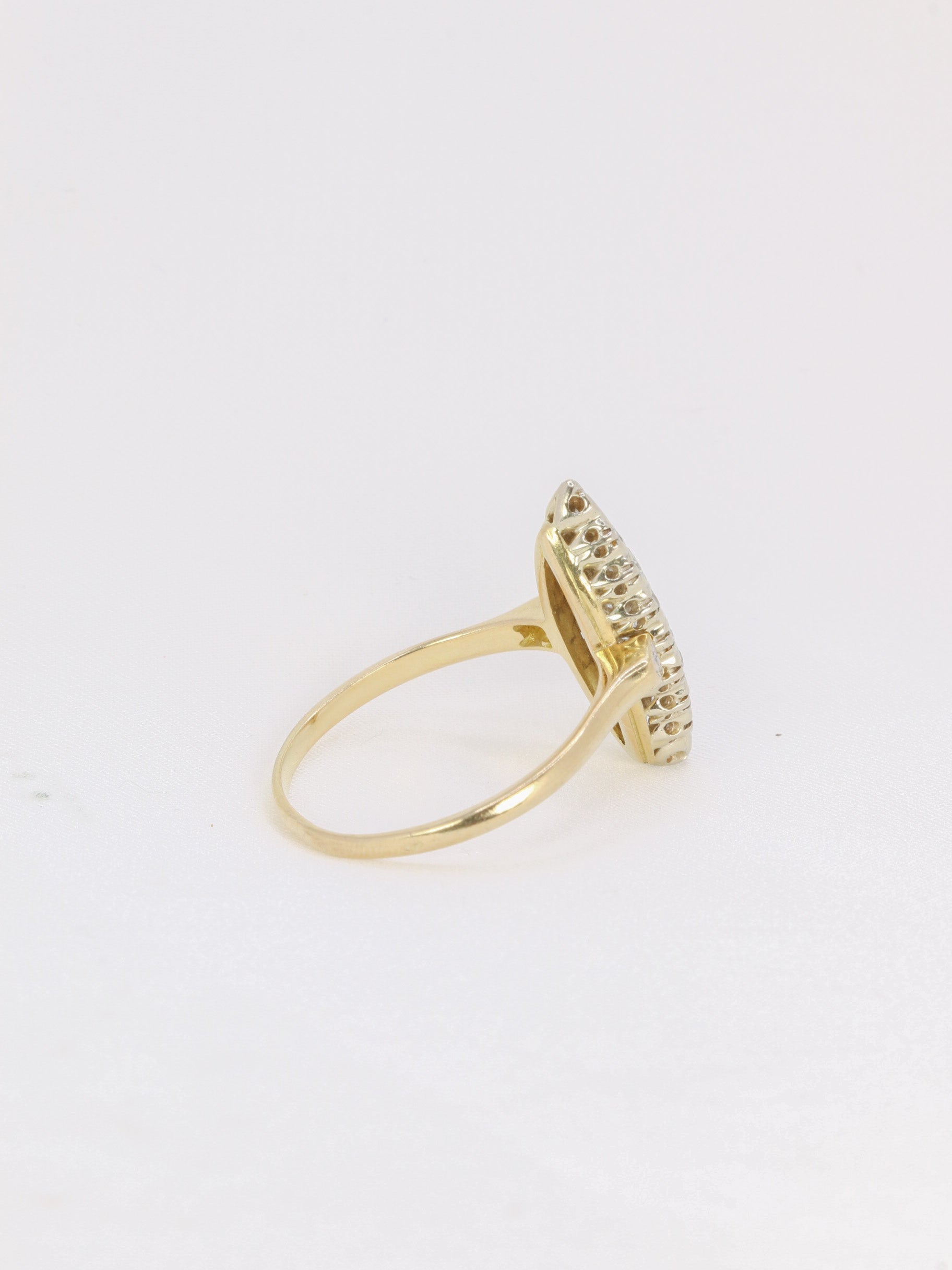 Bague marquise vintage en or et diamants