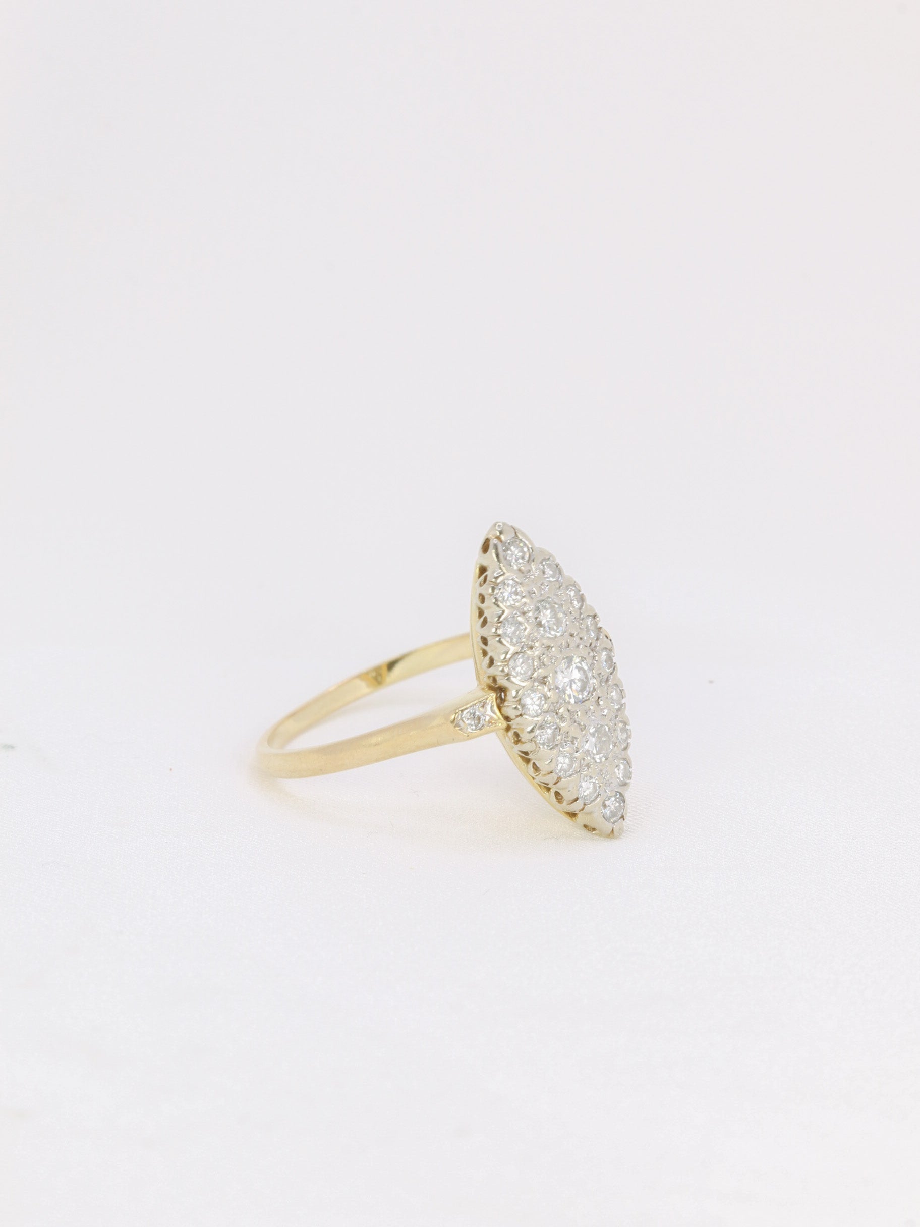 Bague marquise vintage en or et diamants