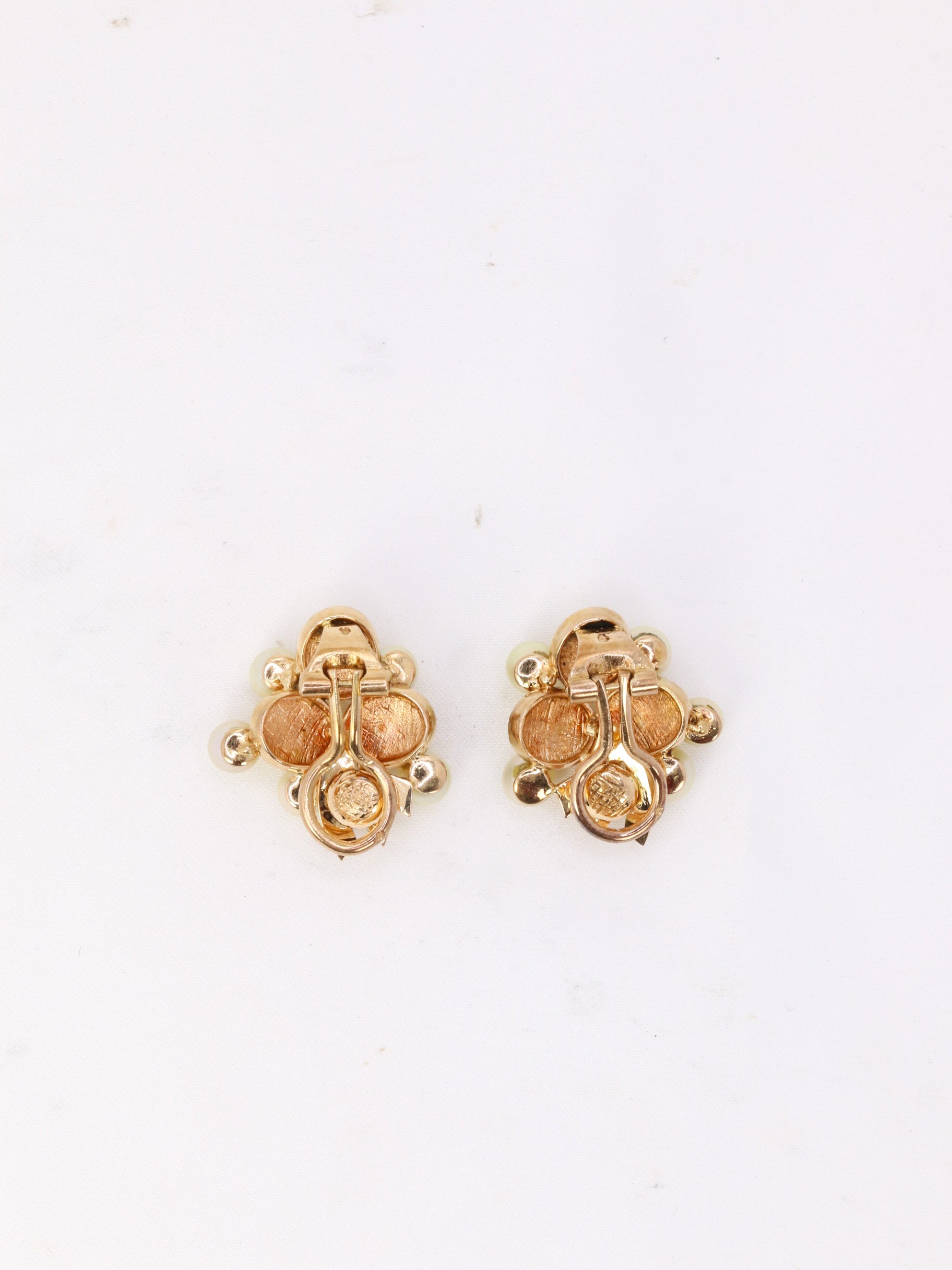 Clips d’oreilles vintage en or jaune et perles de culture
