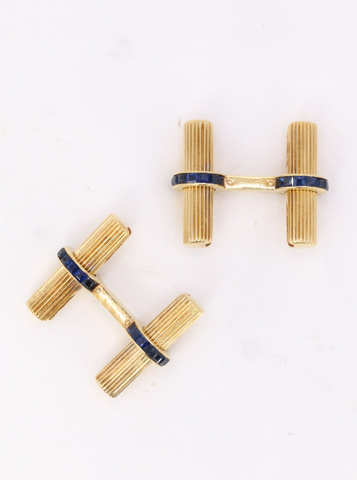 Boutons de manchette CARTIER or saphirs calibres