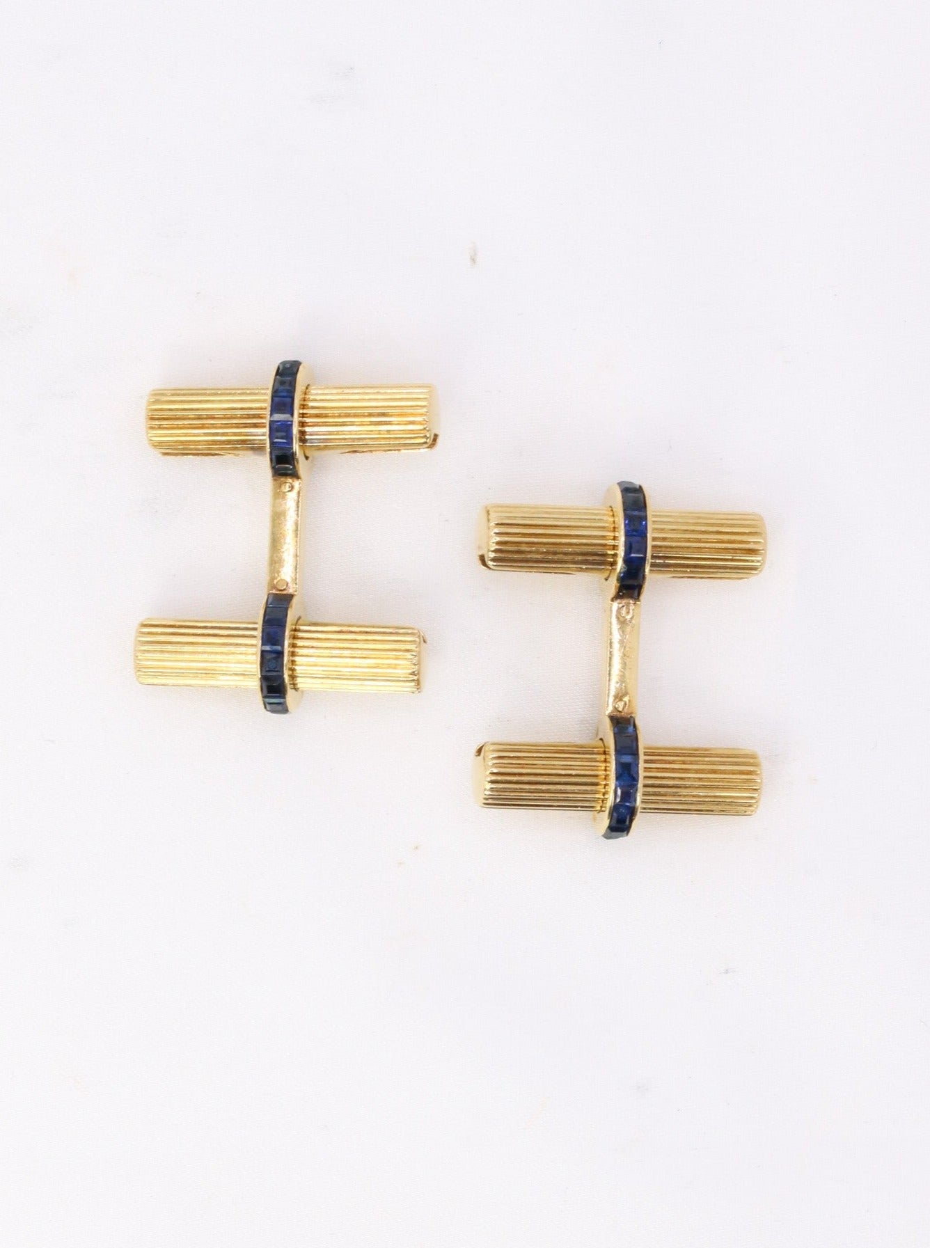 Boutons de manchette CARTIER or saphirs calibres