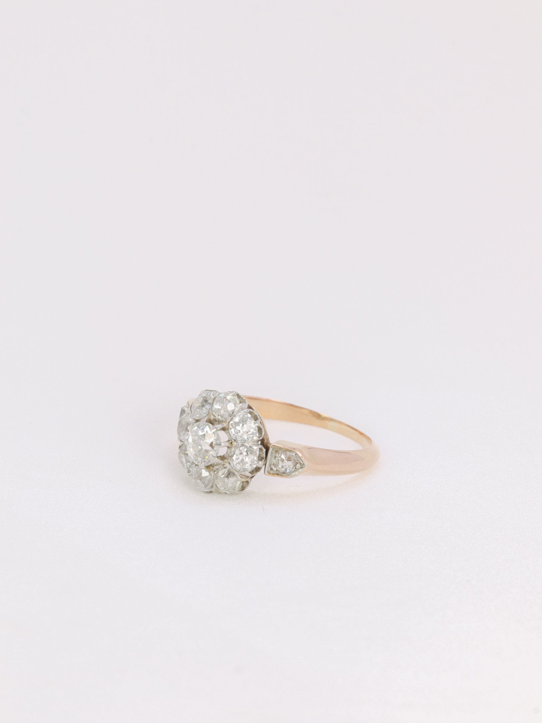 Bague marguerite en or jaune et diamants