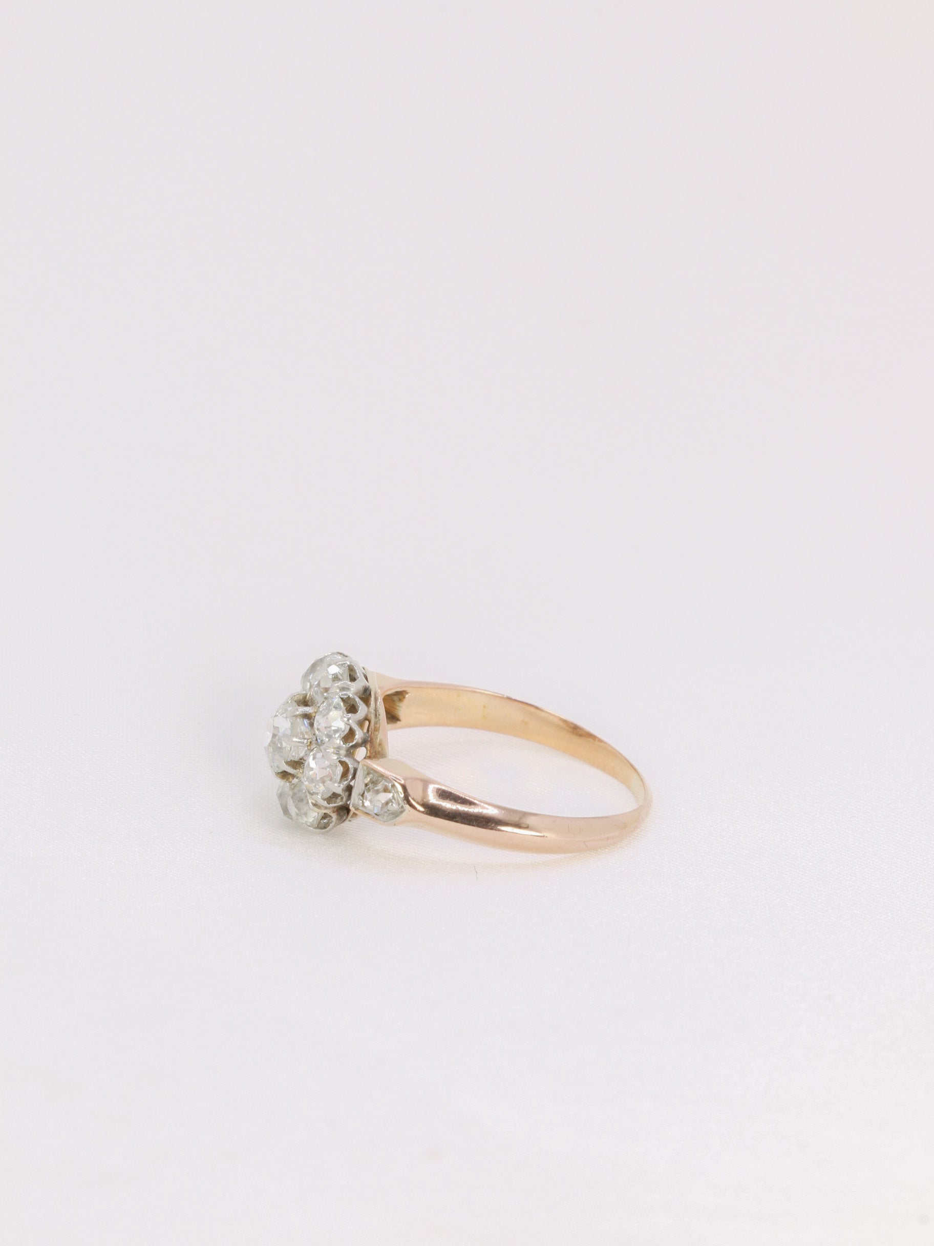 Bague marguerite en or jaune et diamants
