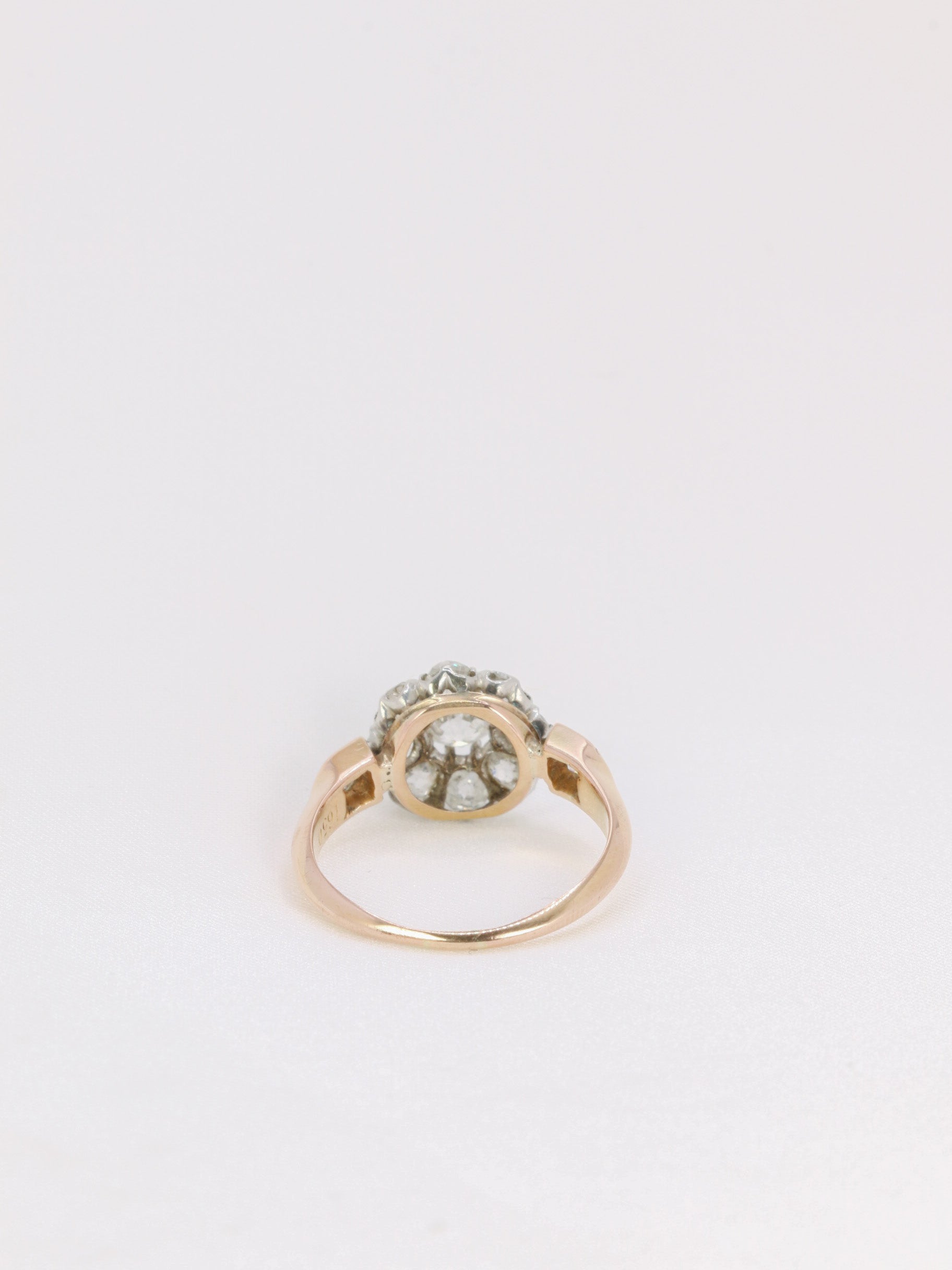 Bague marguerite en or jaune et diamants
