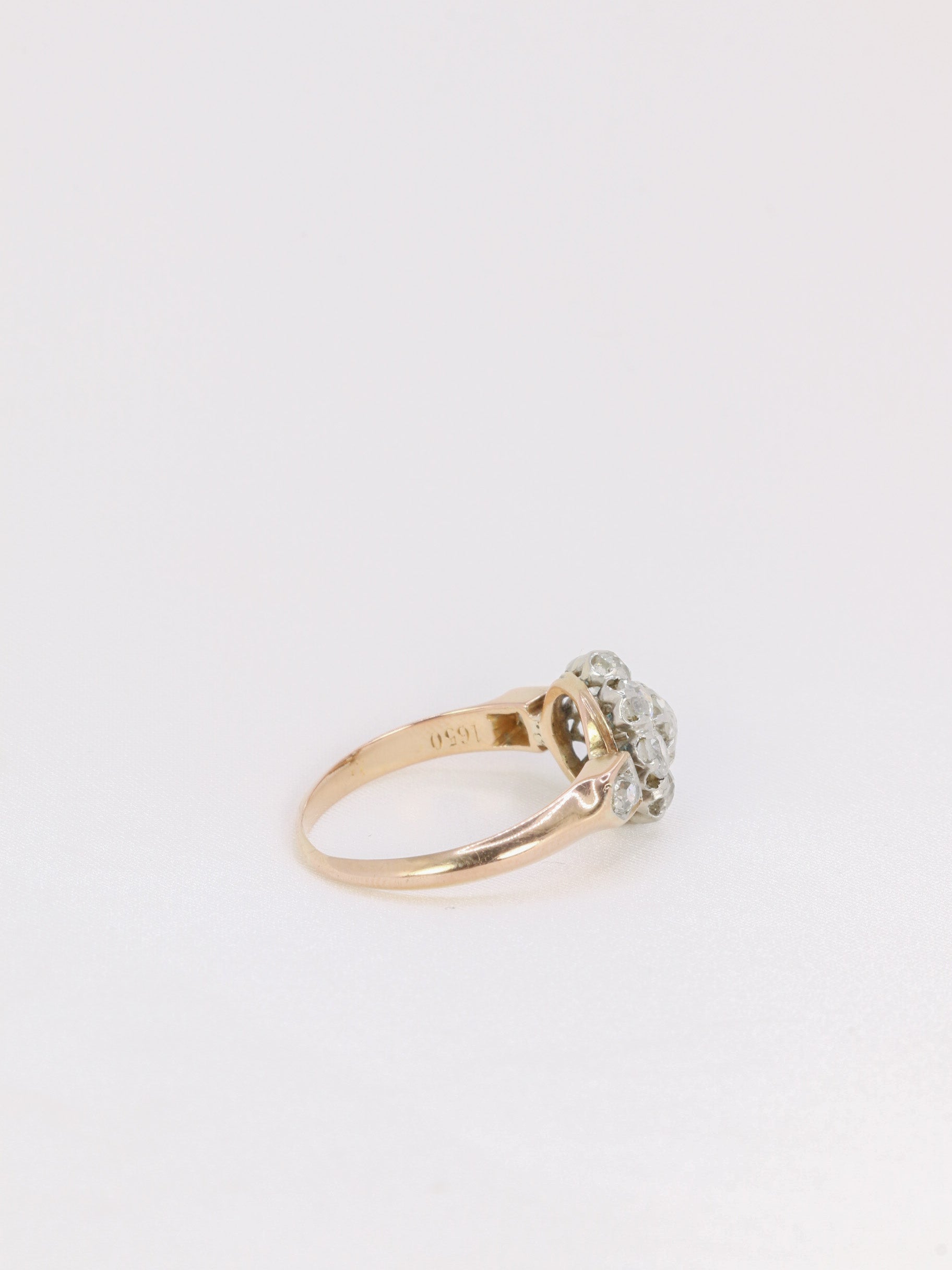 Bague marguerite en or jaune et diamants