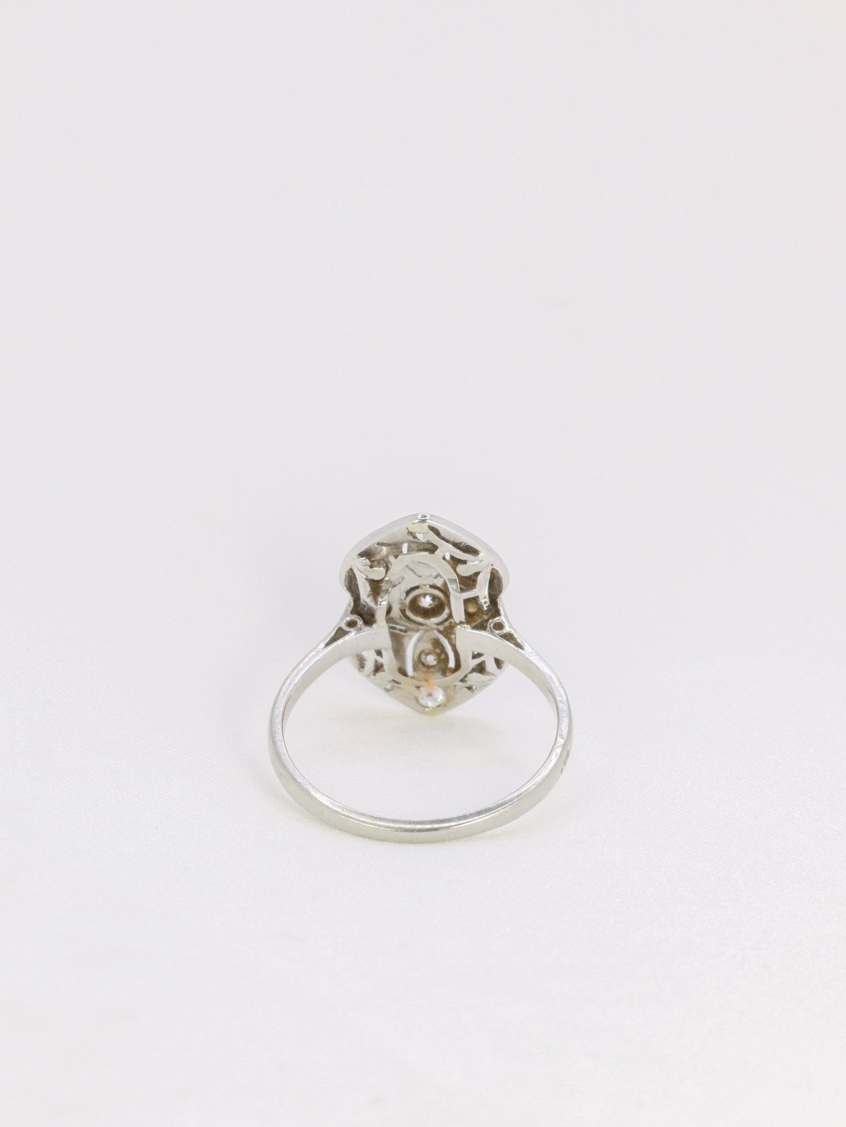 Bague Art-Déco en or, platine et diamants