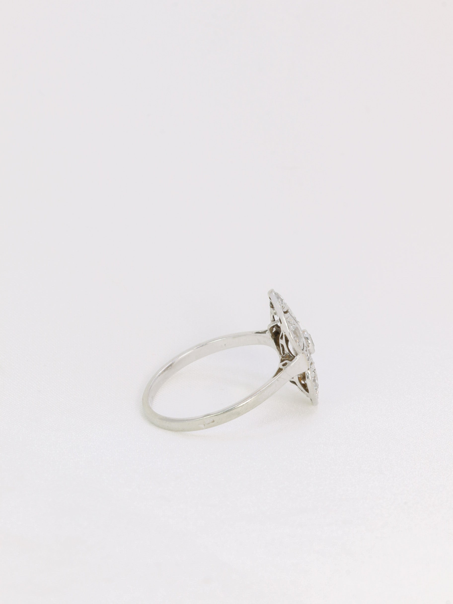Bague Art-Déco en or, platine et diamants