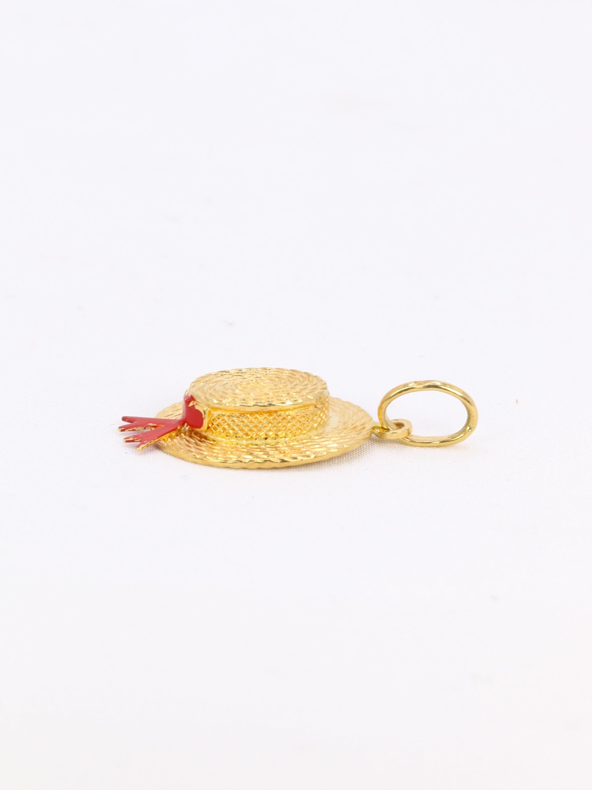 Pendentif charms vintage chapeau or jaune email rouge