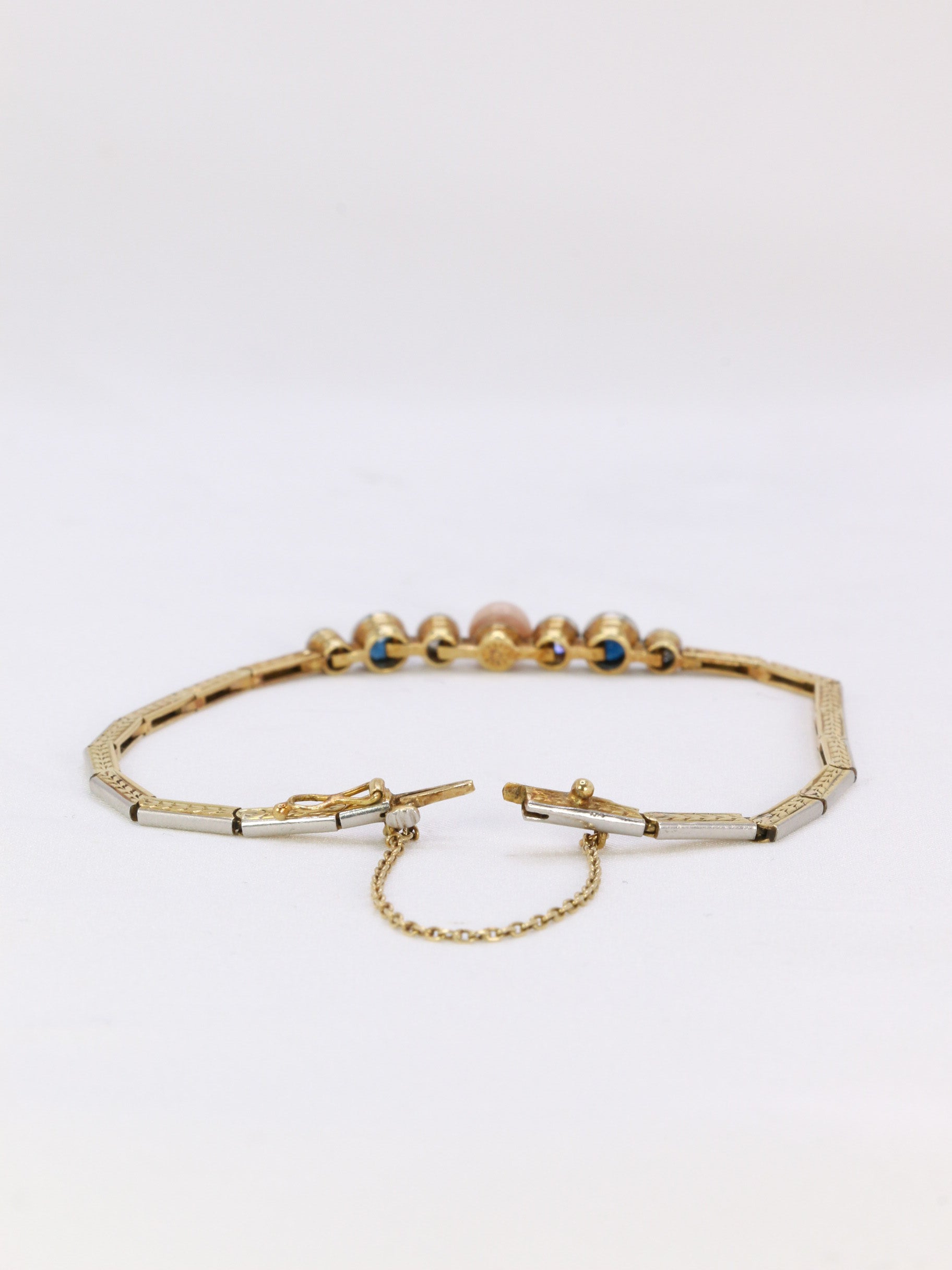 Bracelet Belle Epoque or perle fine bouton rosée diamants taille ancienne saphirs