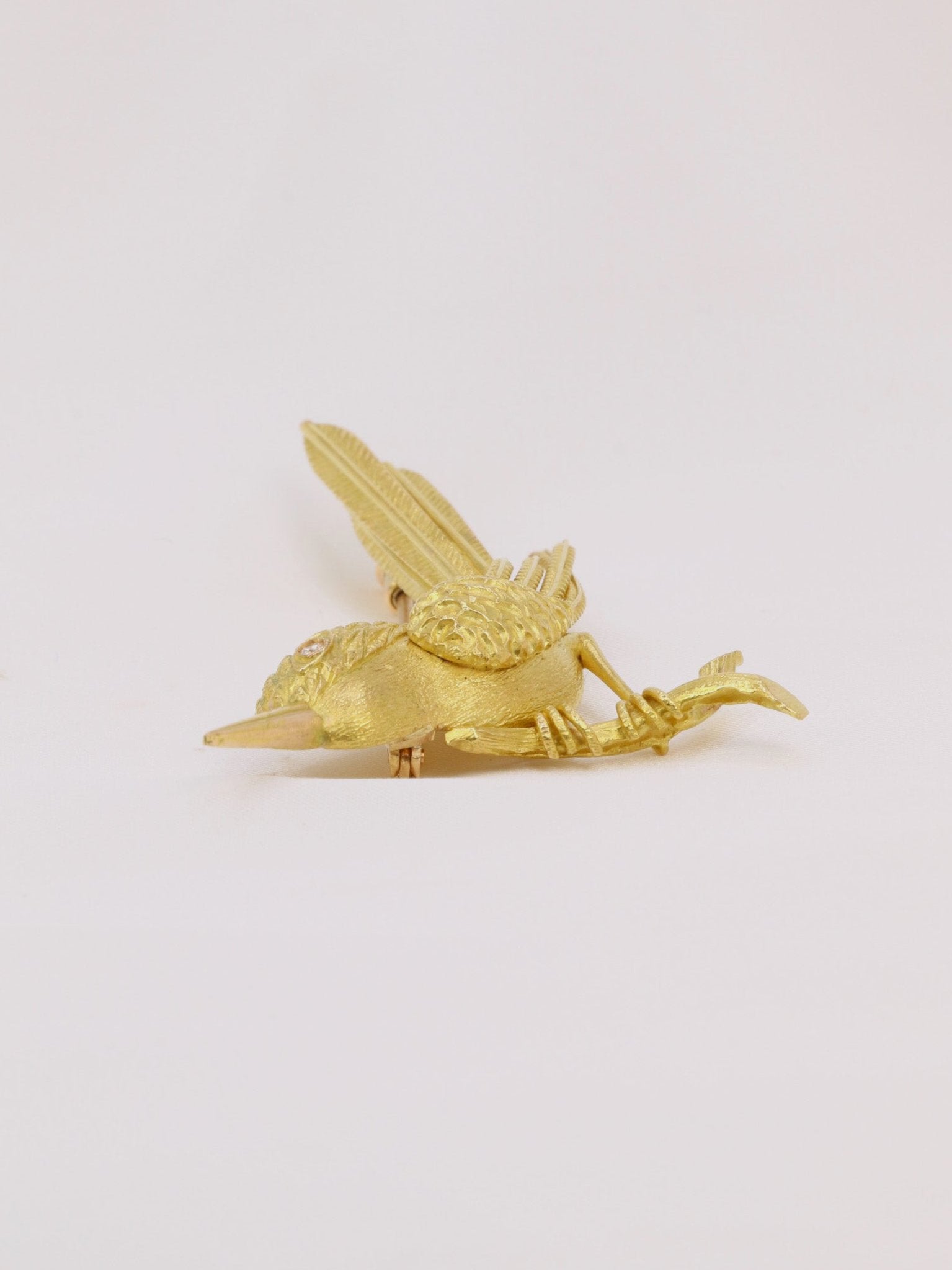 Broche animalière vintage Oiseau or jaune diamant