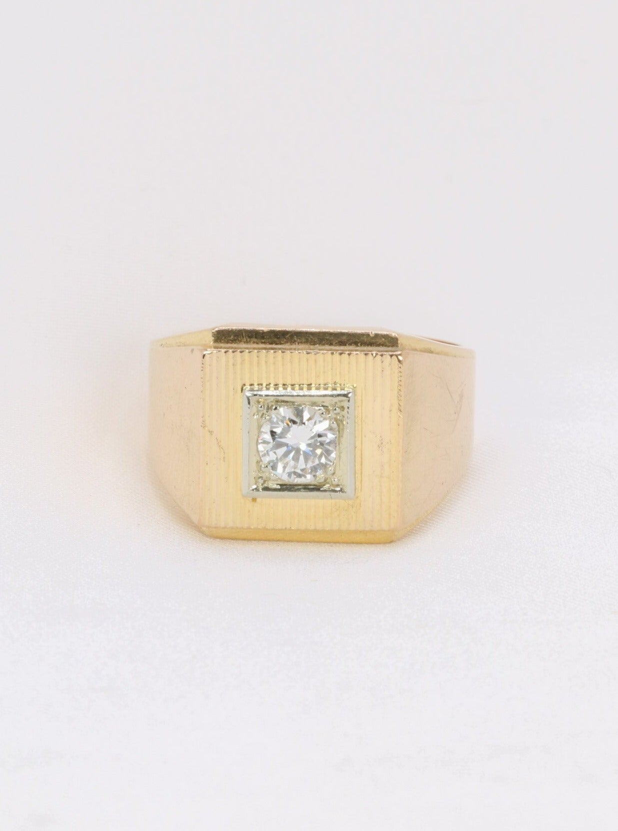 Bague chevalière vintage en or et diamants