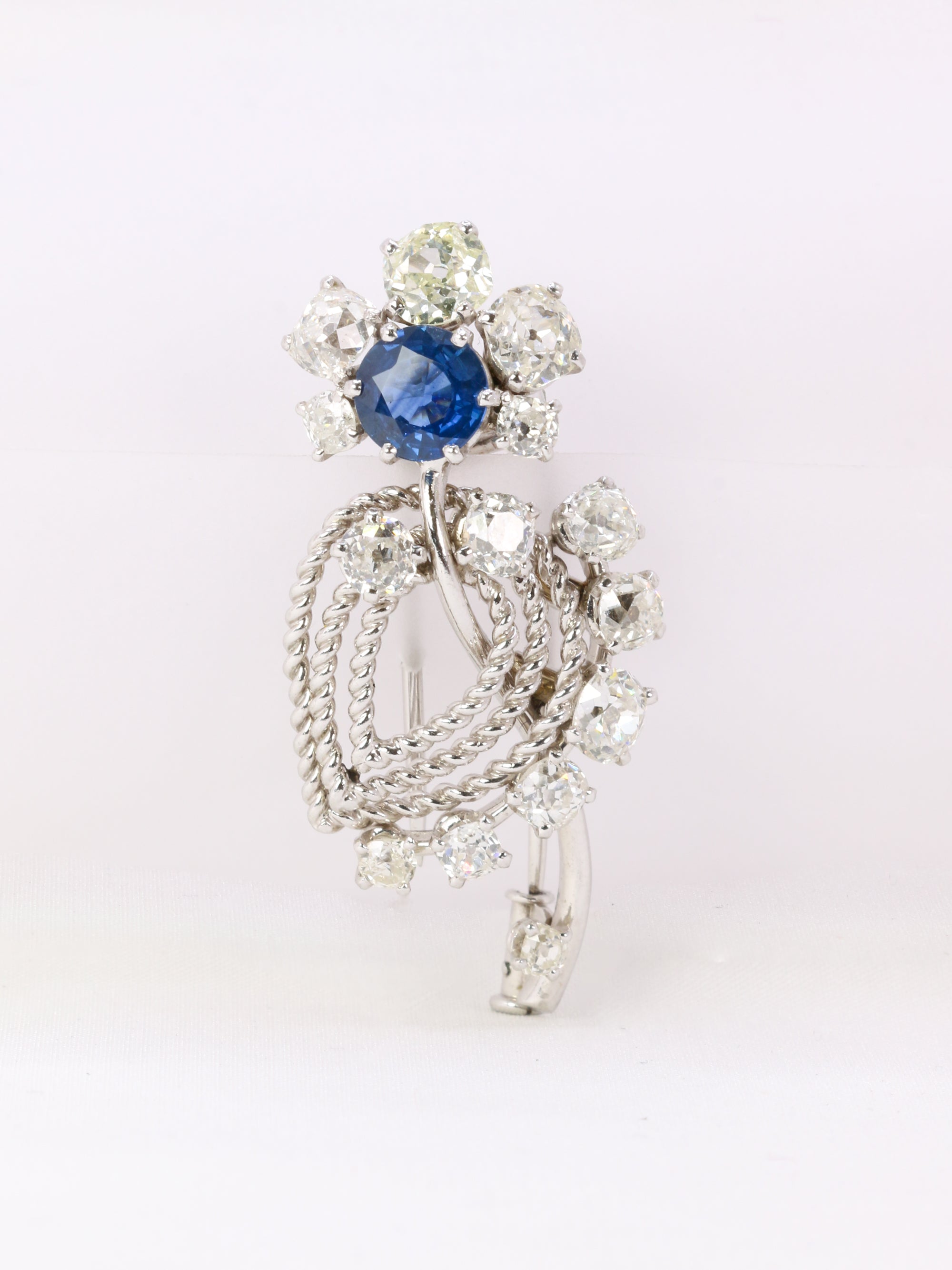 Broche Mauboussin saphir