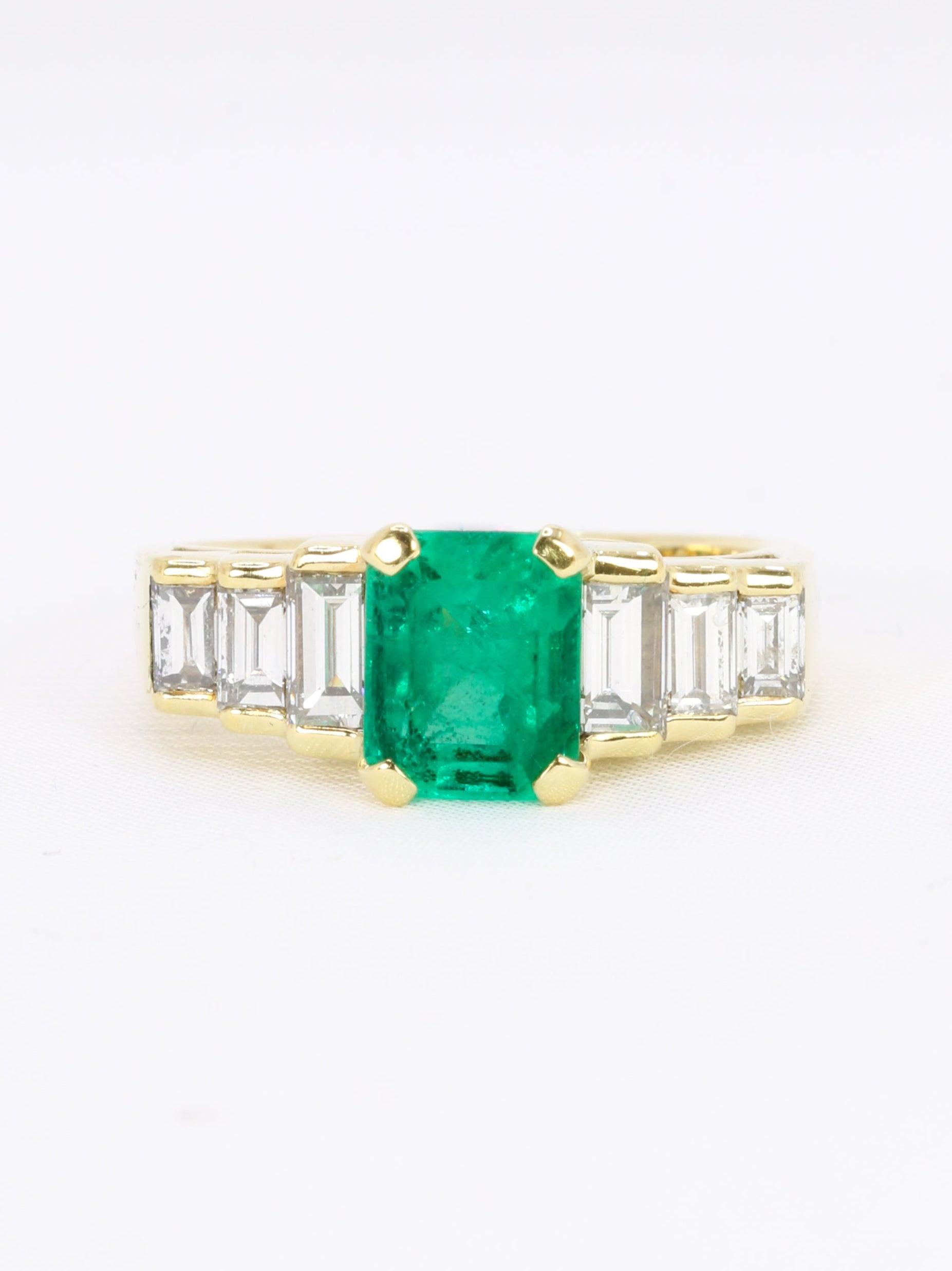 Bague Art Deco or jaune diamants emeraude colombienne Muzo 1,9 carat