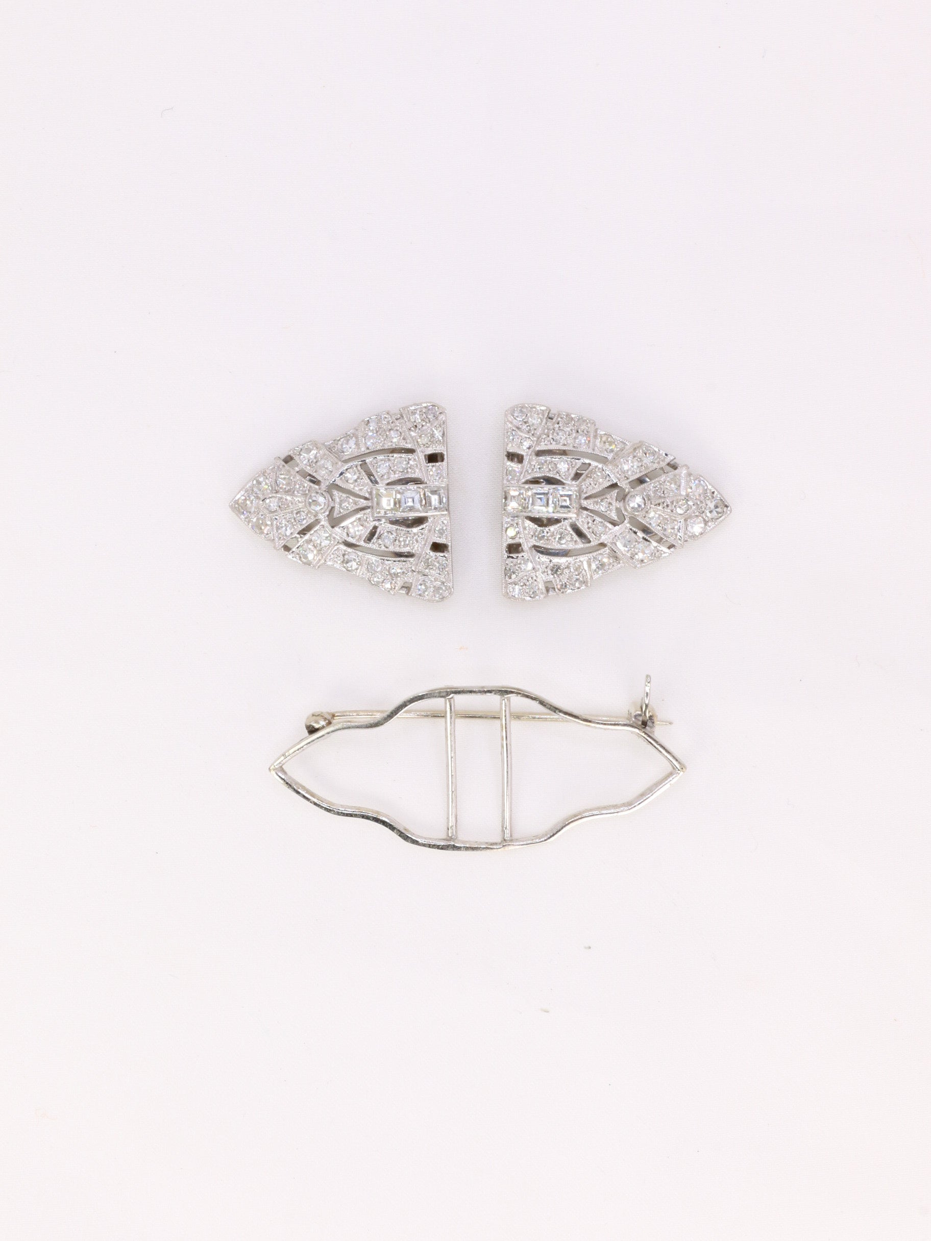 Broche double-clip Art Déco or blanc platine diamants