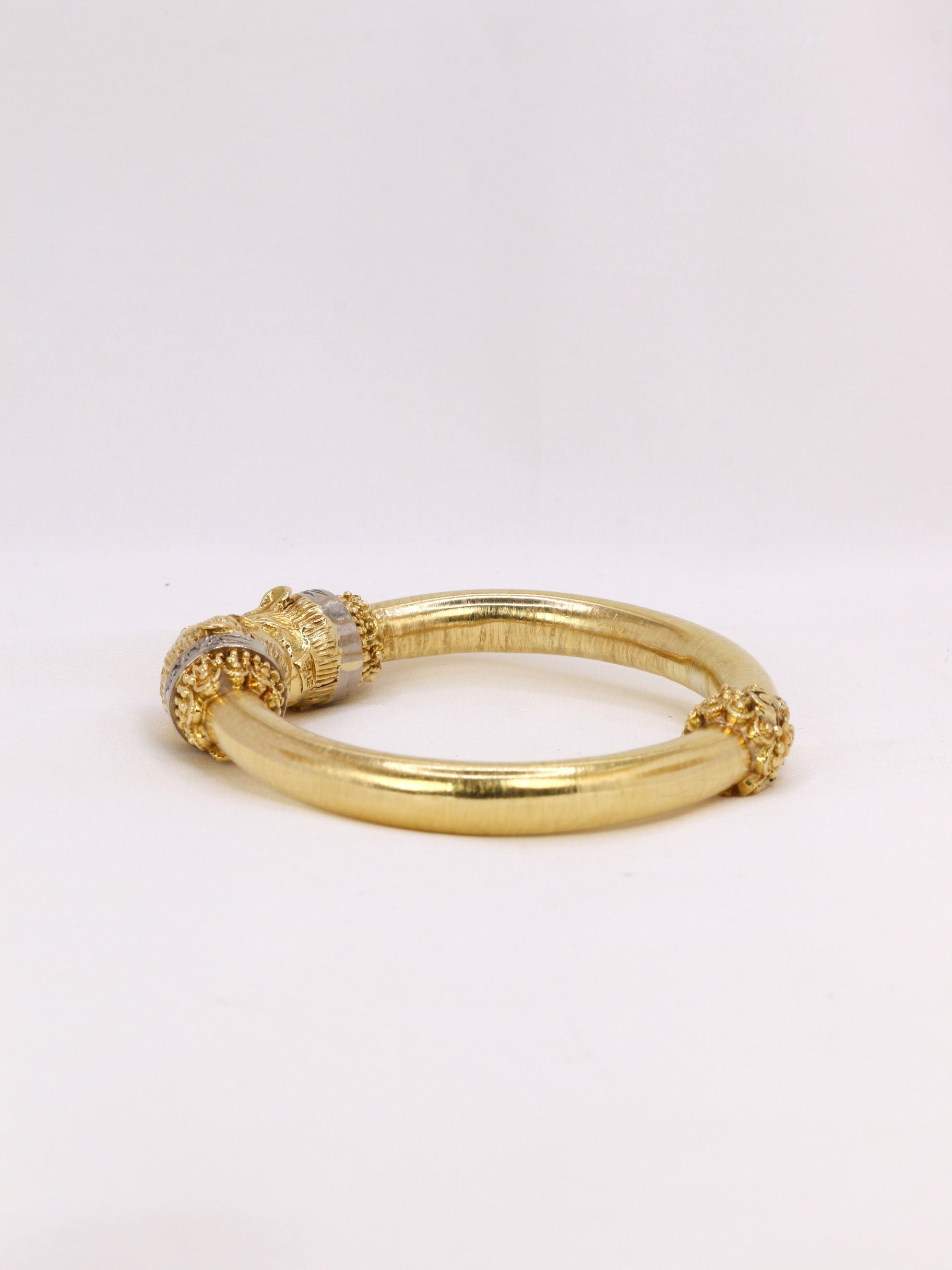 Bracelet ZOLOTAS tête de félins or rubis diamants