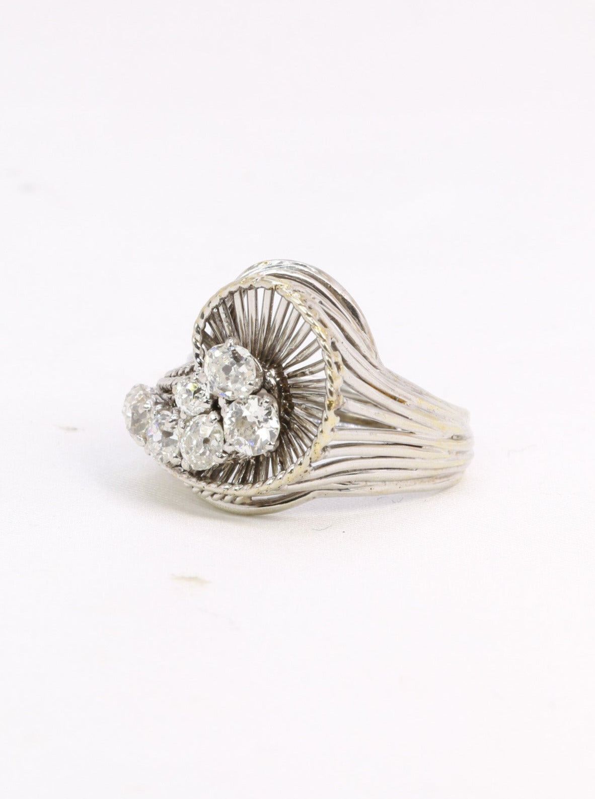 Bague tourbillon or blanc diamants 1 ct