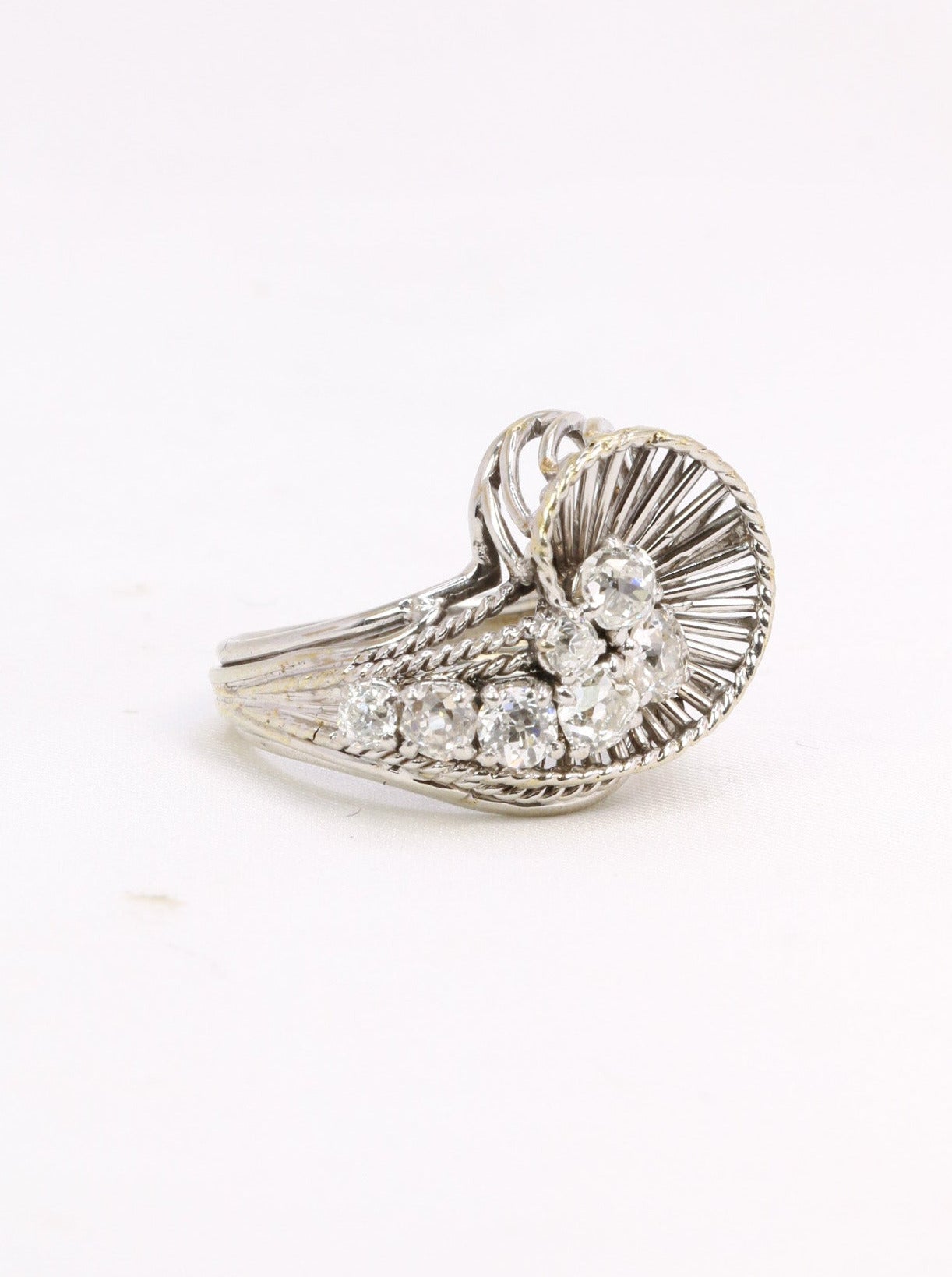 Bague tourbillon or blanc diamants 1 ct