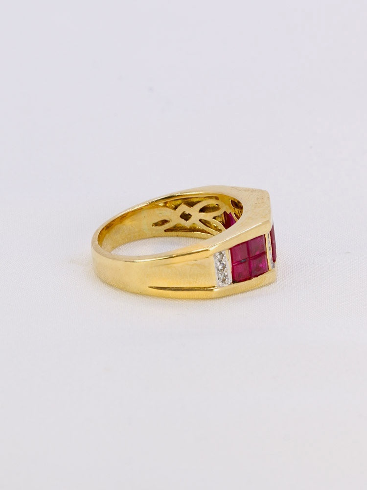 Bague géométrique or jaune rubis diamants