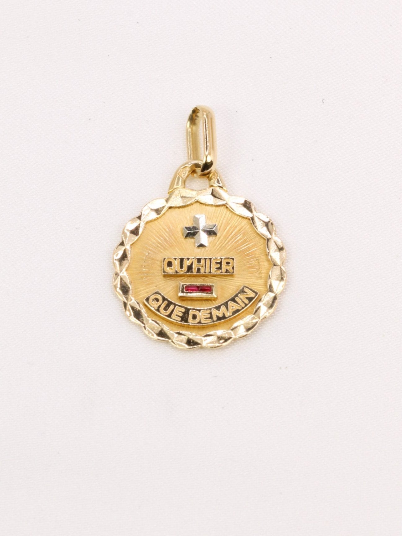 Médaille amour Augis vintage ronde Plus hier moins demain