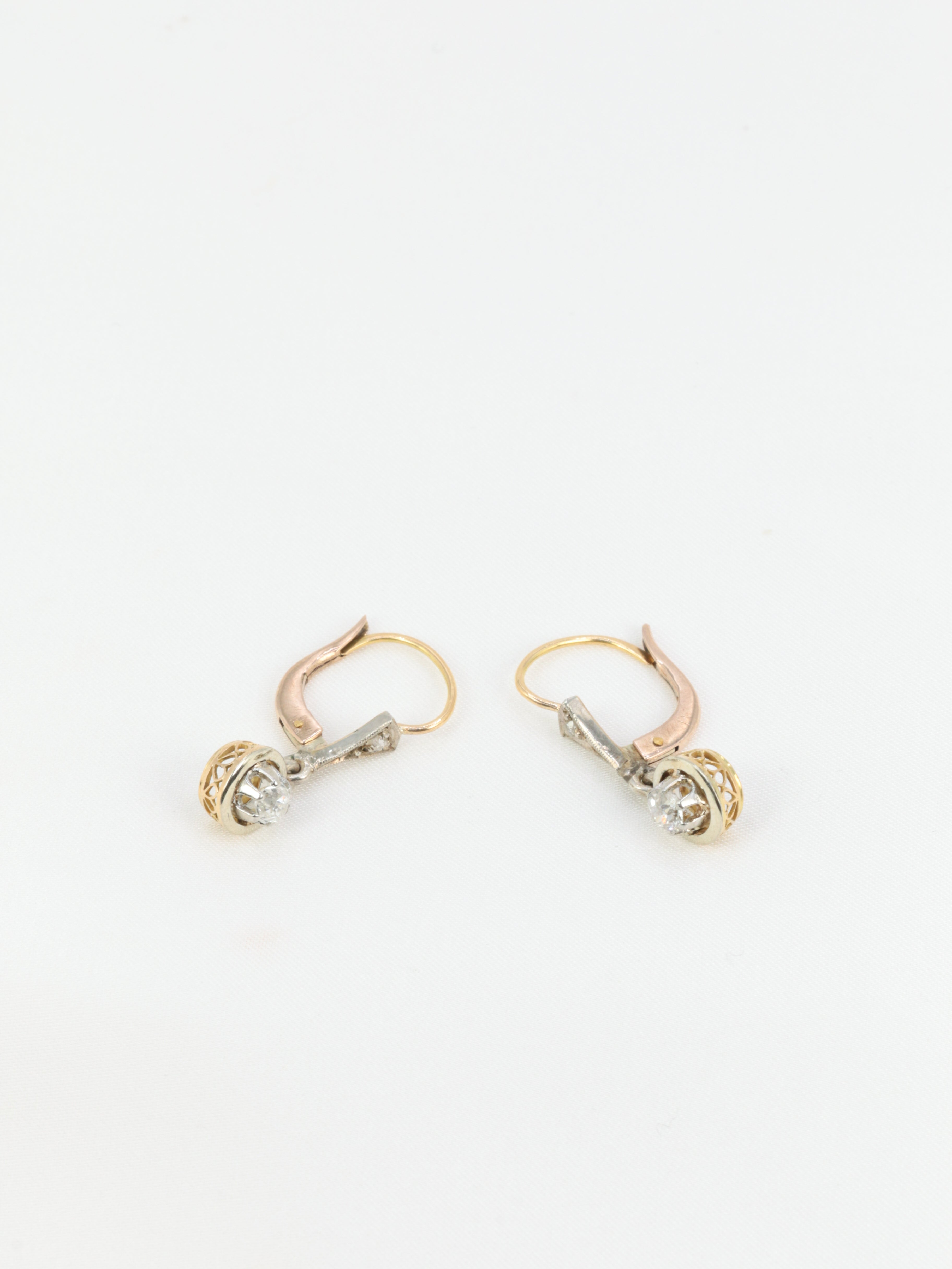 Paire de dormeuses anciennes en or et diamants taille ancienne