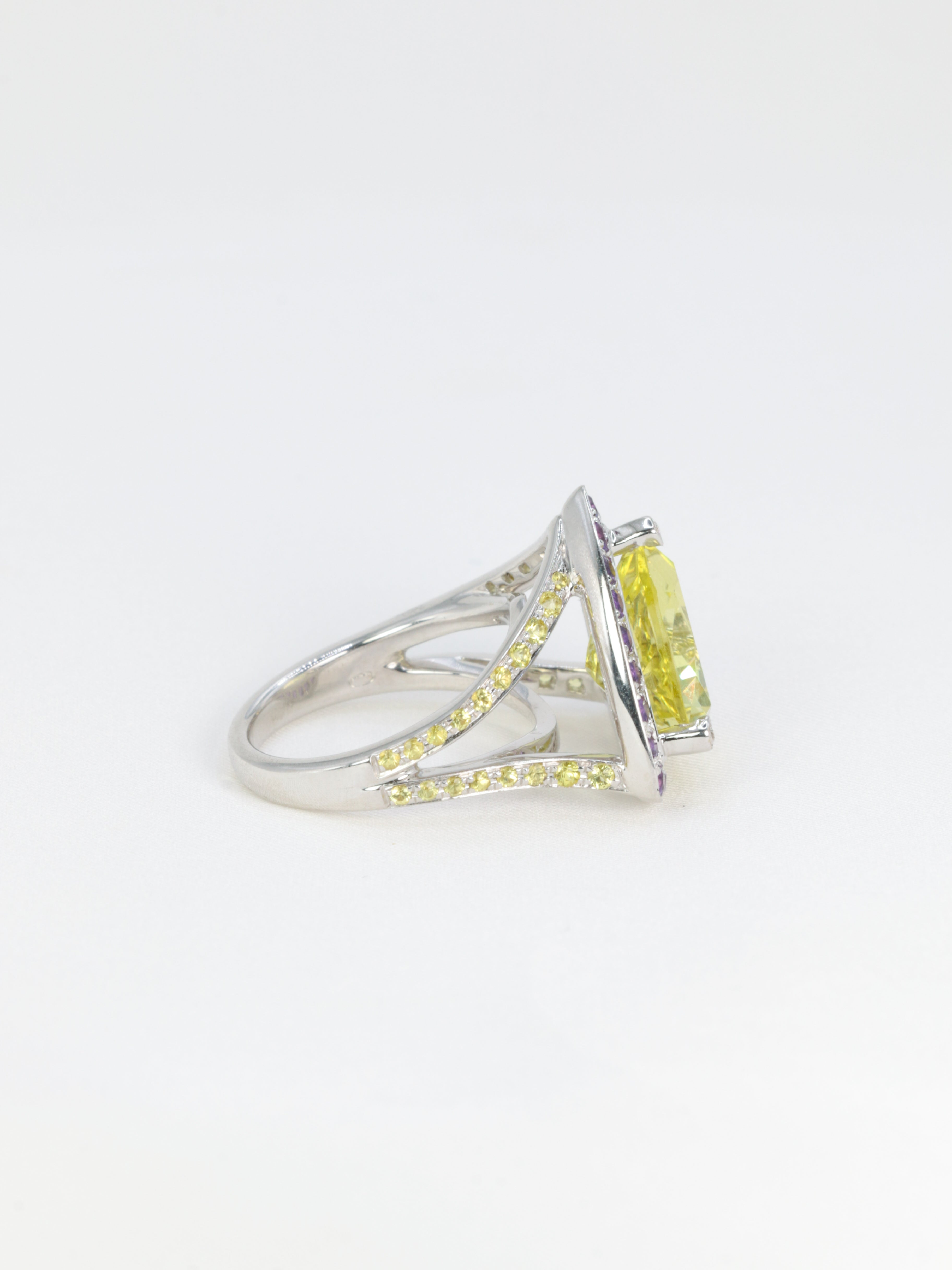 MAUBOUSSIN Bague vintage or blanc, quartz lemon, améthyste et saphirs