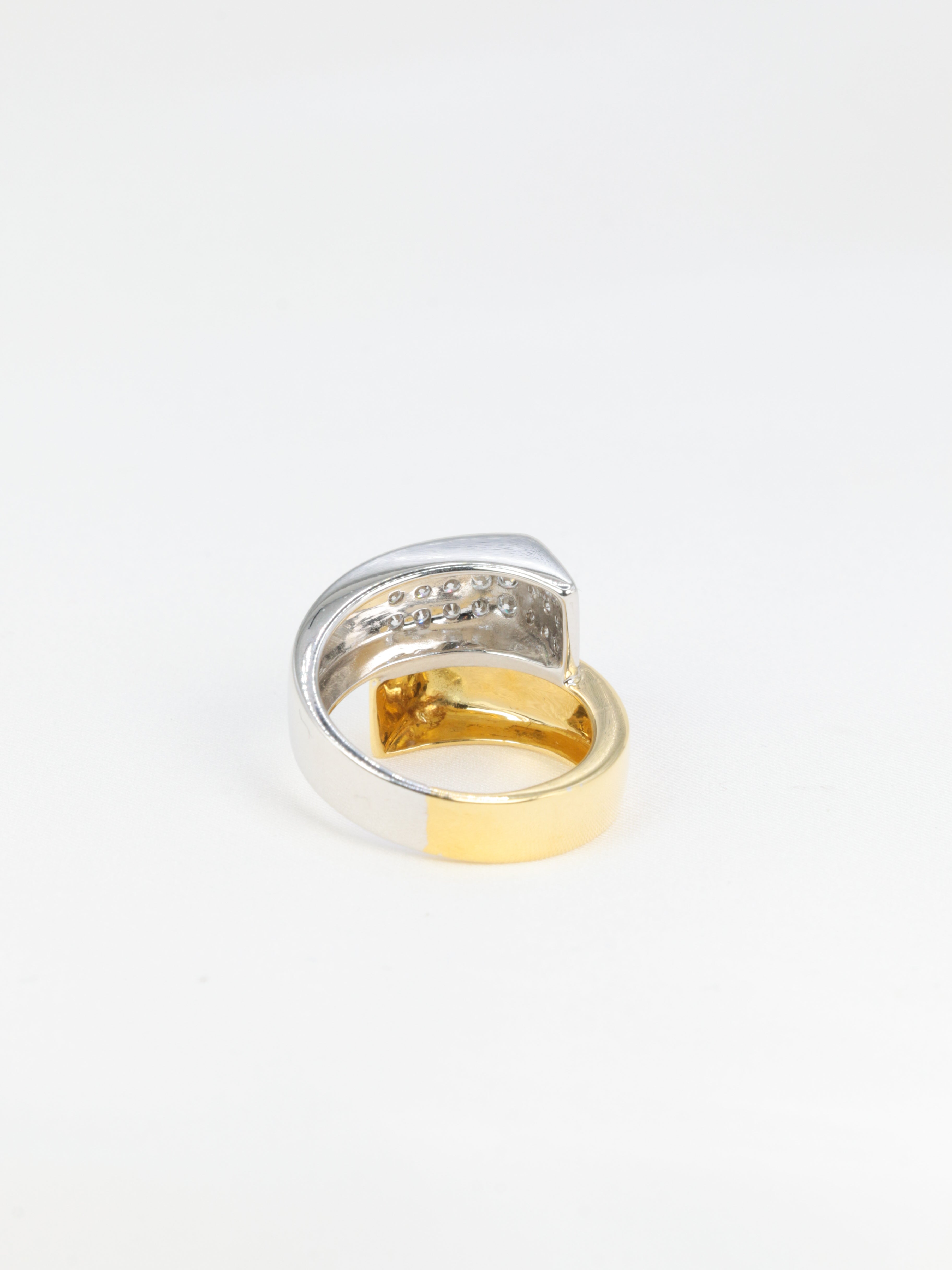 Vintage you and me geometric ring in gold and diamonds