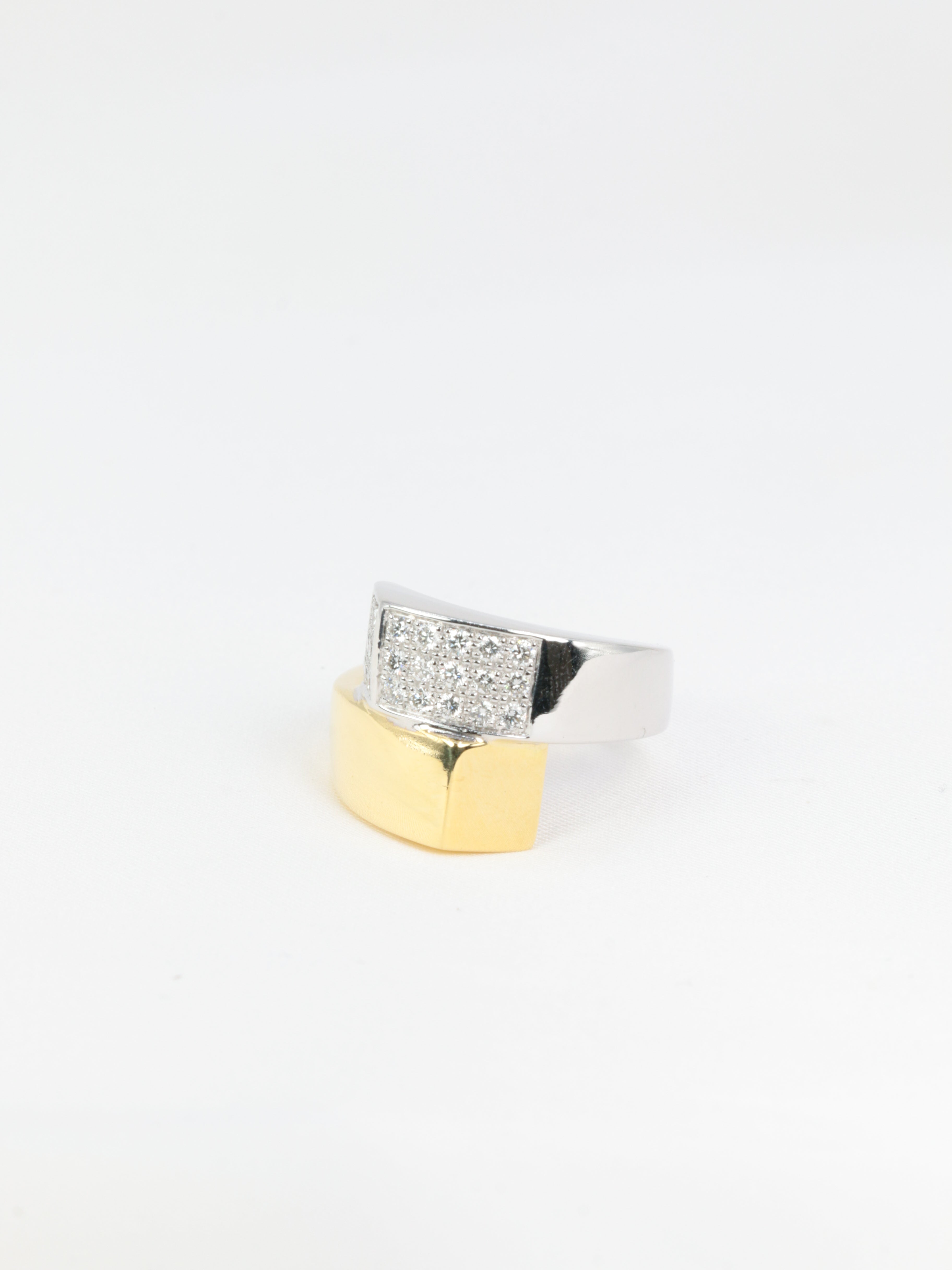 Vintage you and me geometric ring in gold and diamonds