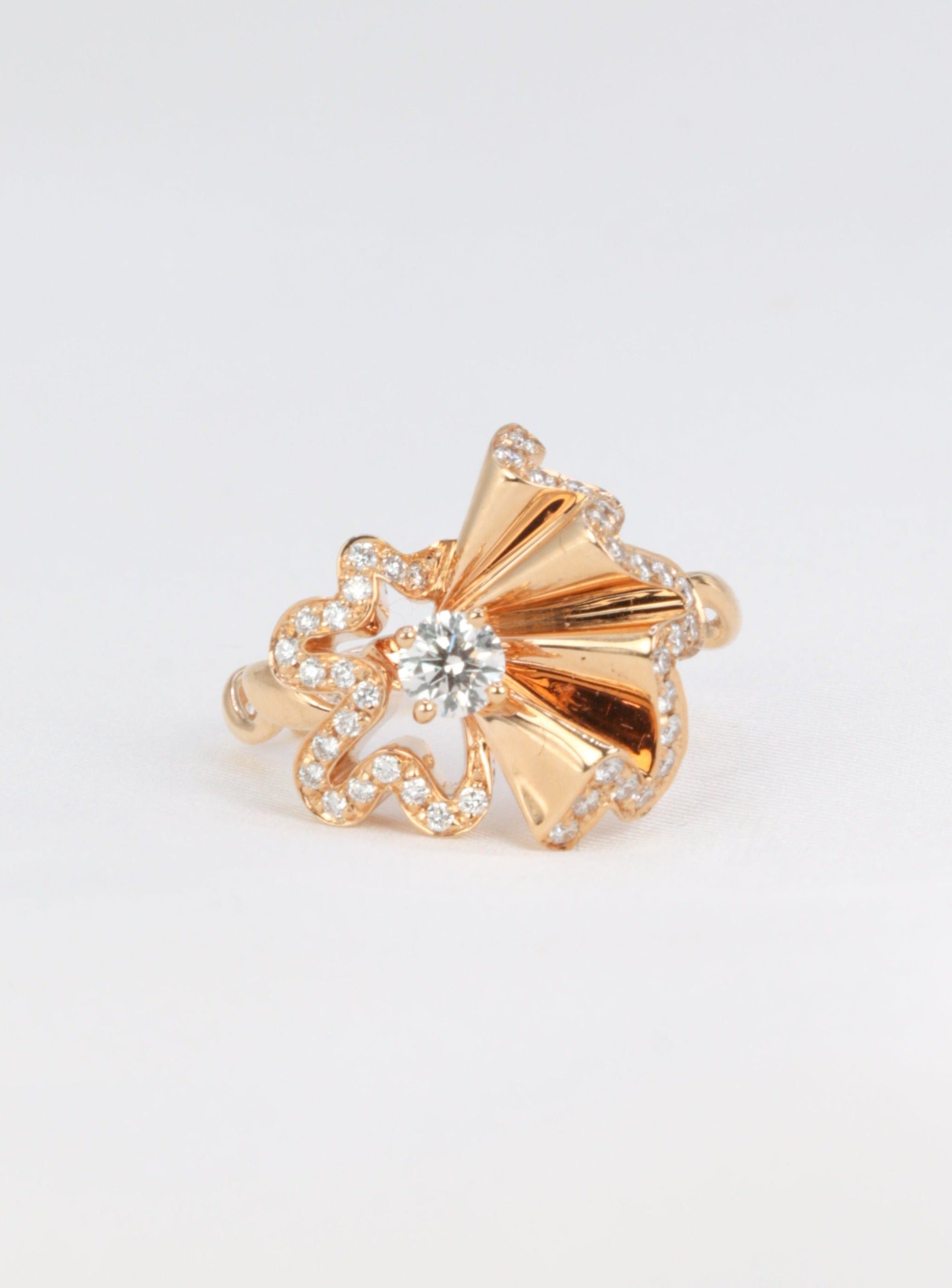DIOR bague en or rose et diamants collection Archi Dior Cocotte