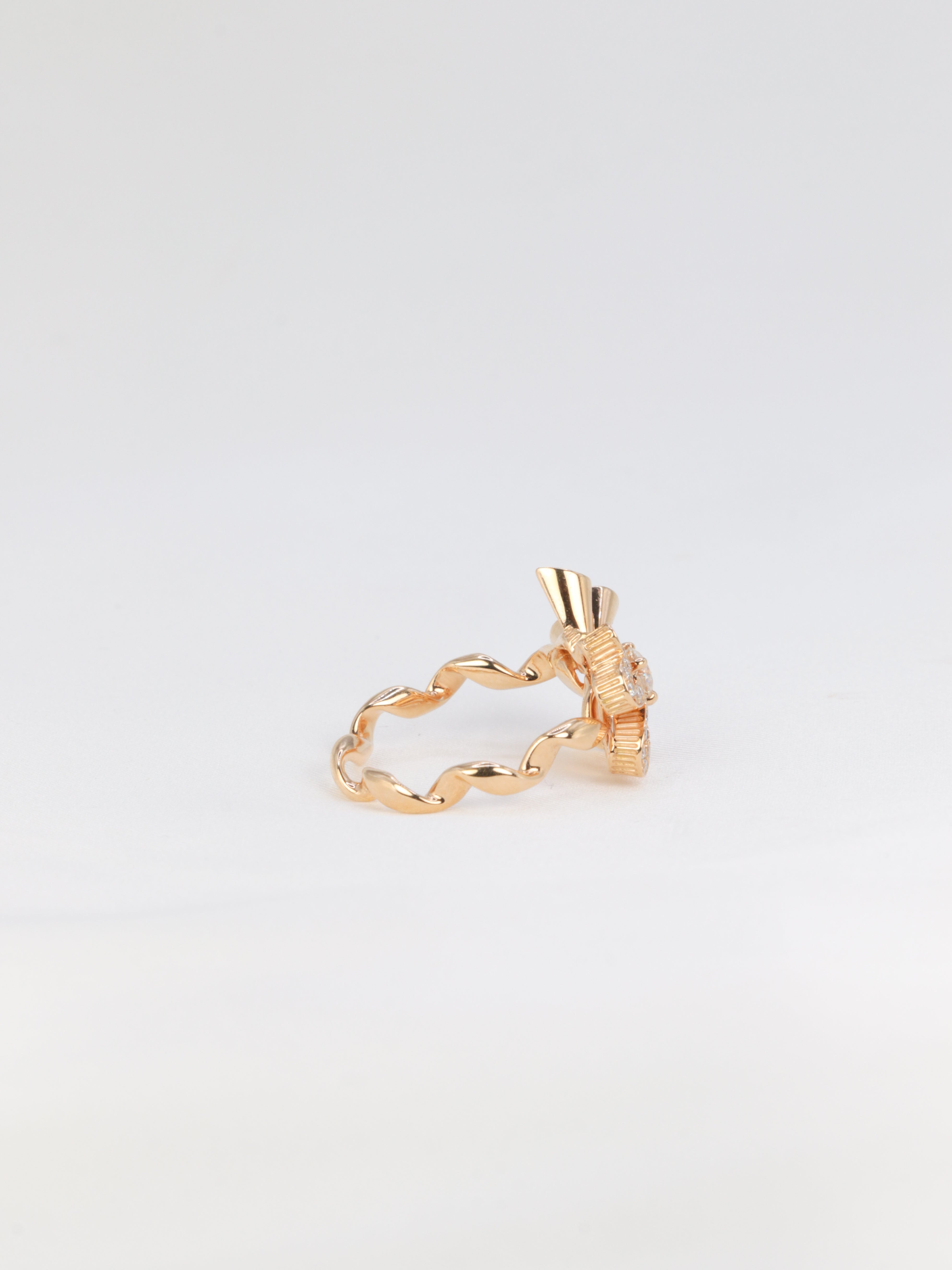 DIOR bague en or rose et diamants collection Archi Dior Cocotte