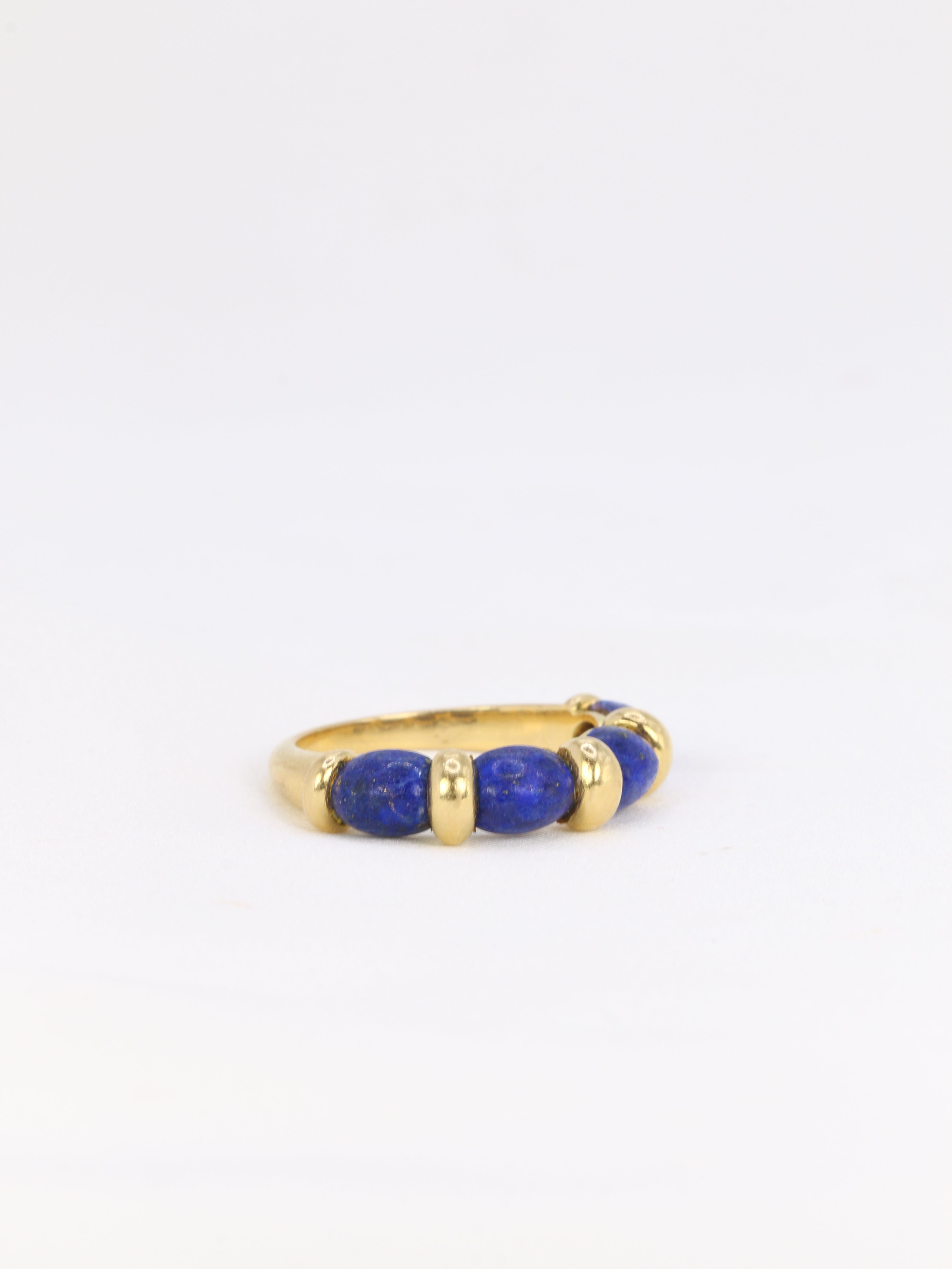 Bague vintage en or jaune et cabochons de lapis lazuli