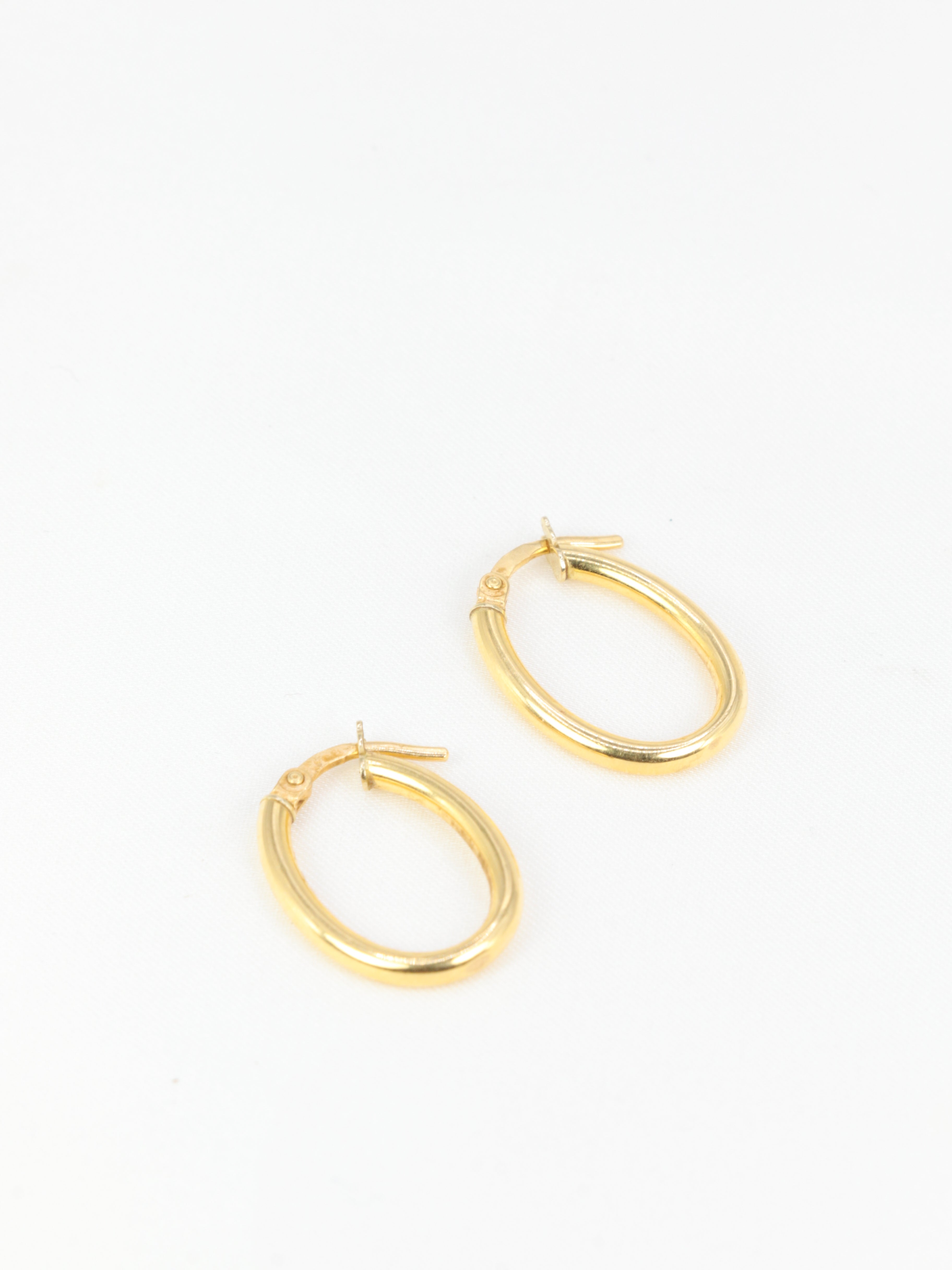 Paire de créoles vintage ovales en or jaune