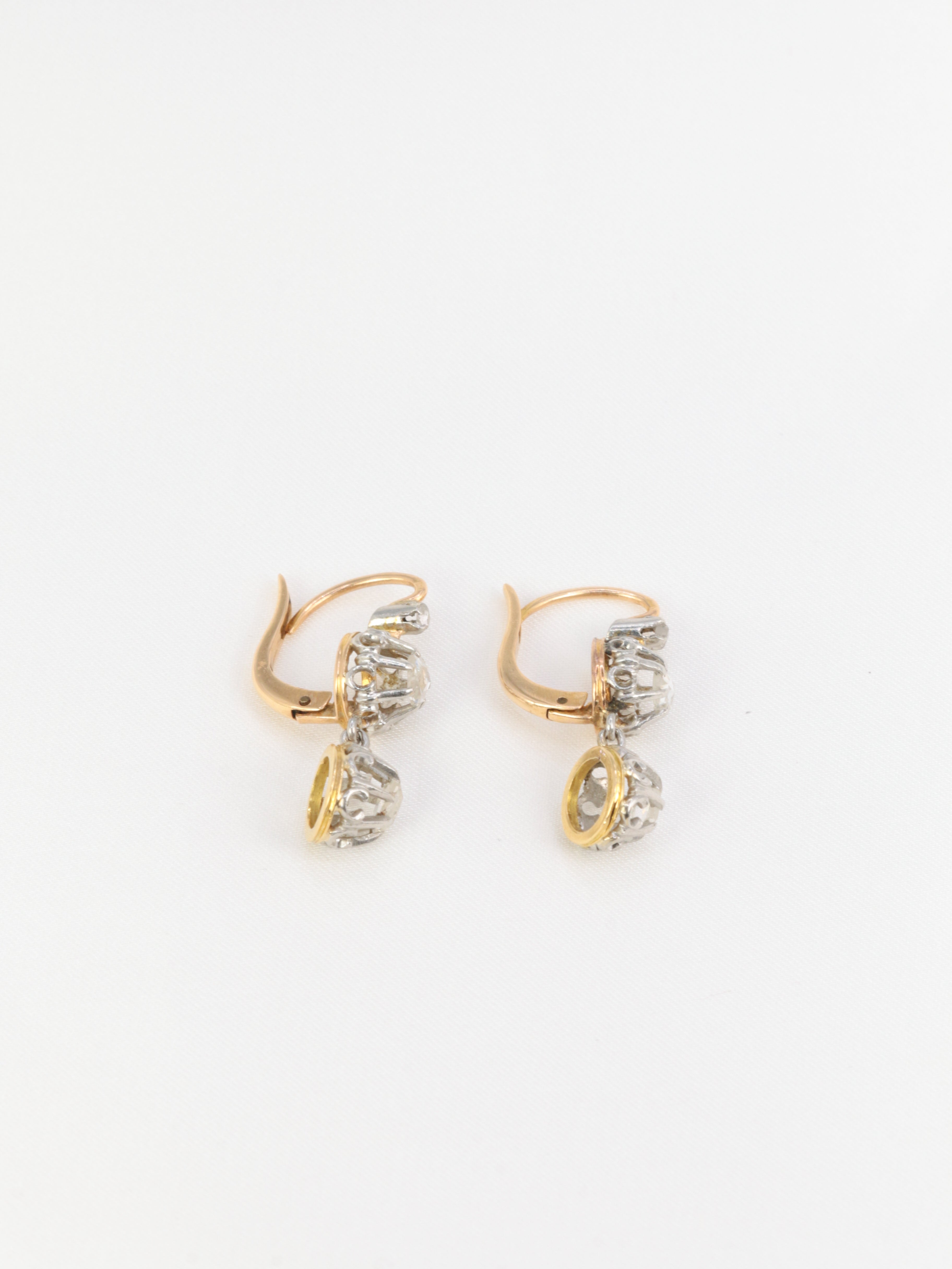 Dormeuses anciennes en or et diamants taillés en rose