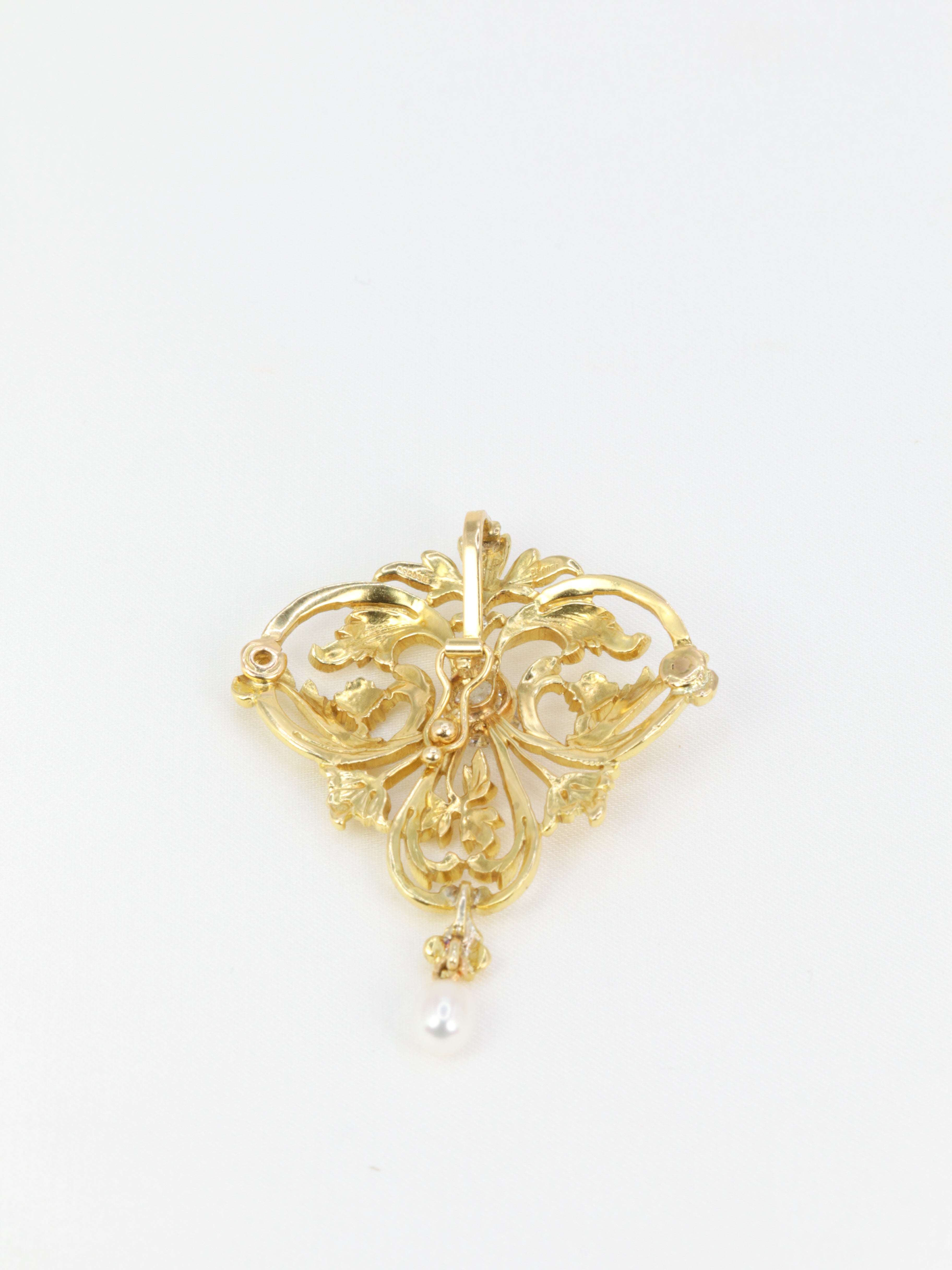Art Nouveau pendant in gold, diamond and pearl
