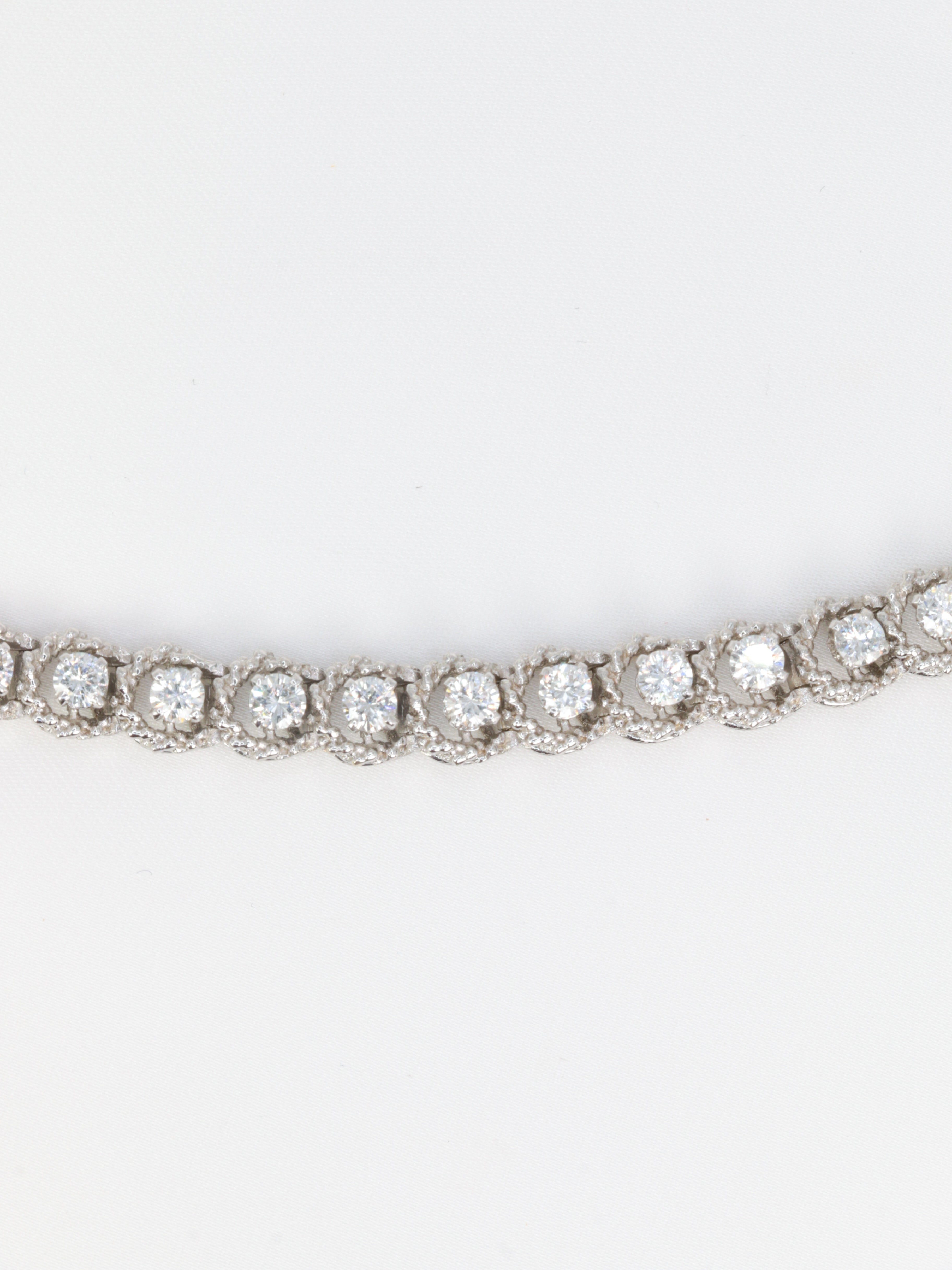 Collier rivière diamants or blanc tressé 6 carats