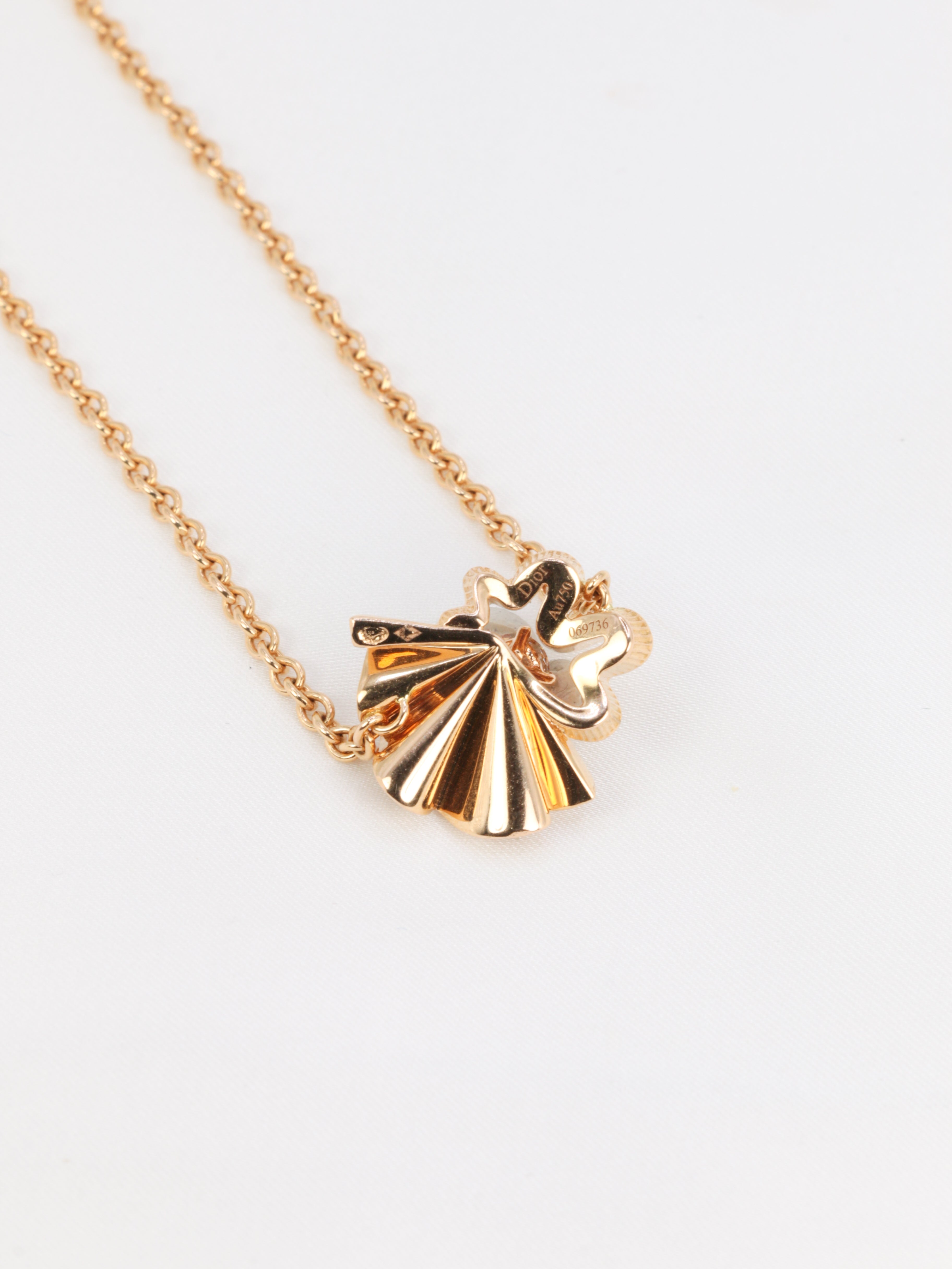 DIOR collier en or rose et diamants collection Archi Dior Cocotte