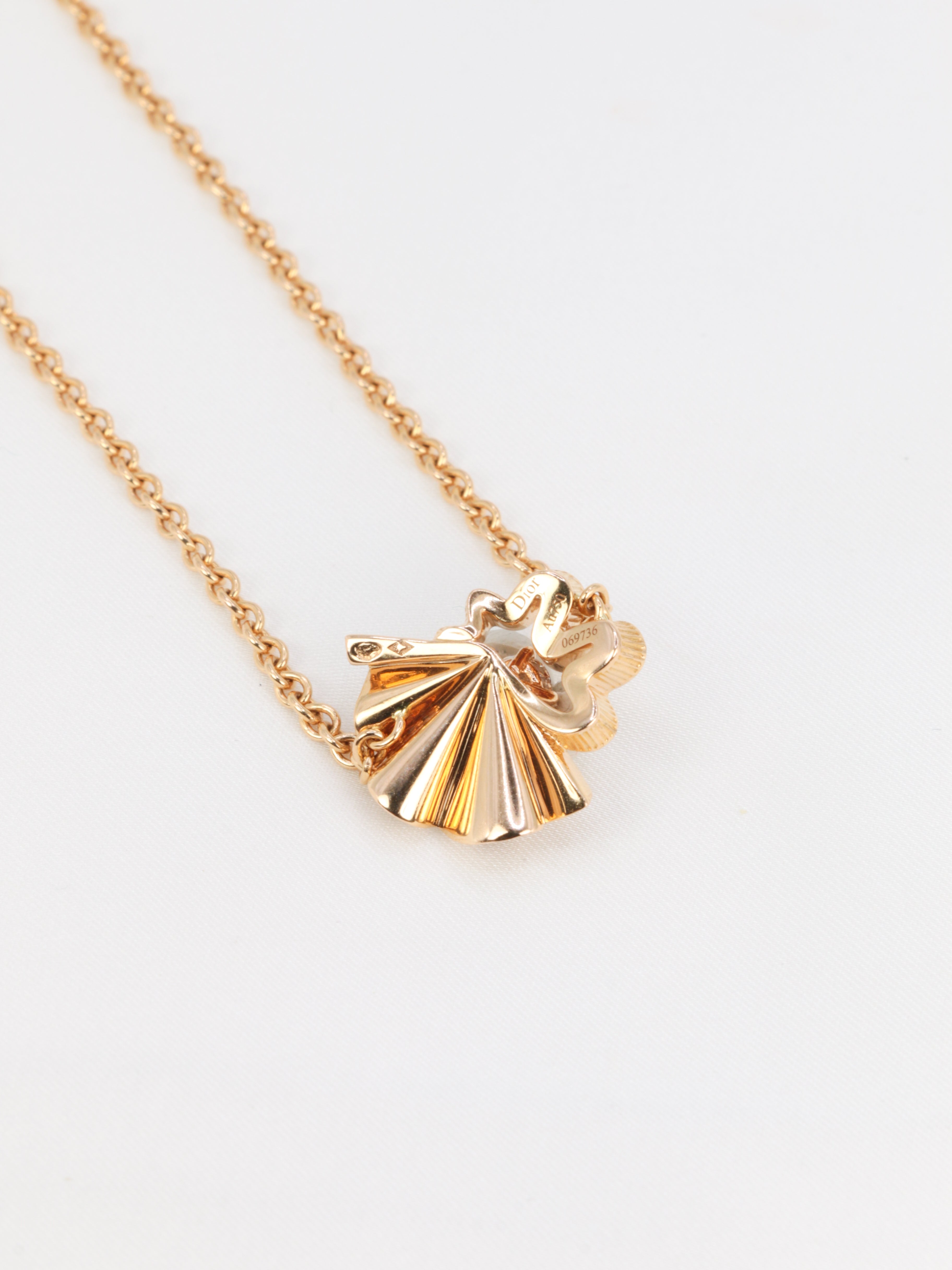 DIOR collier en or rose et diamants collection Archi Dior Cocotte