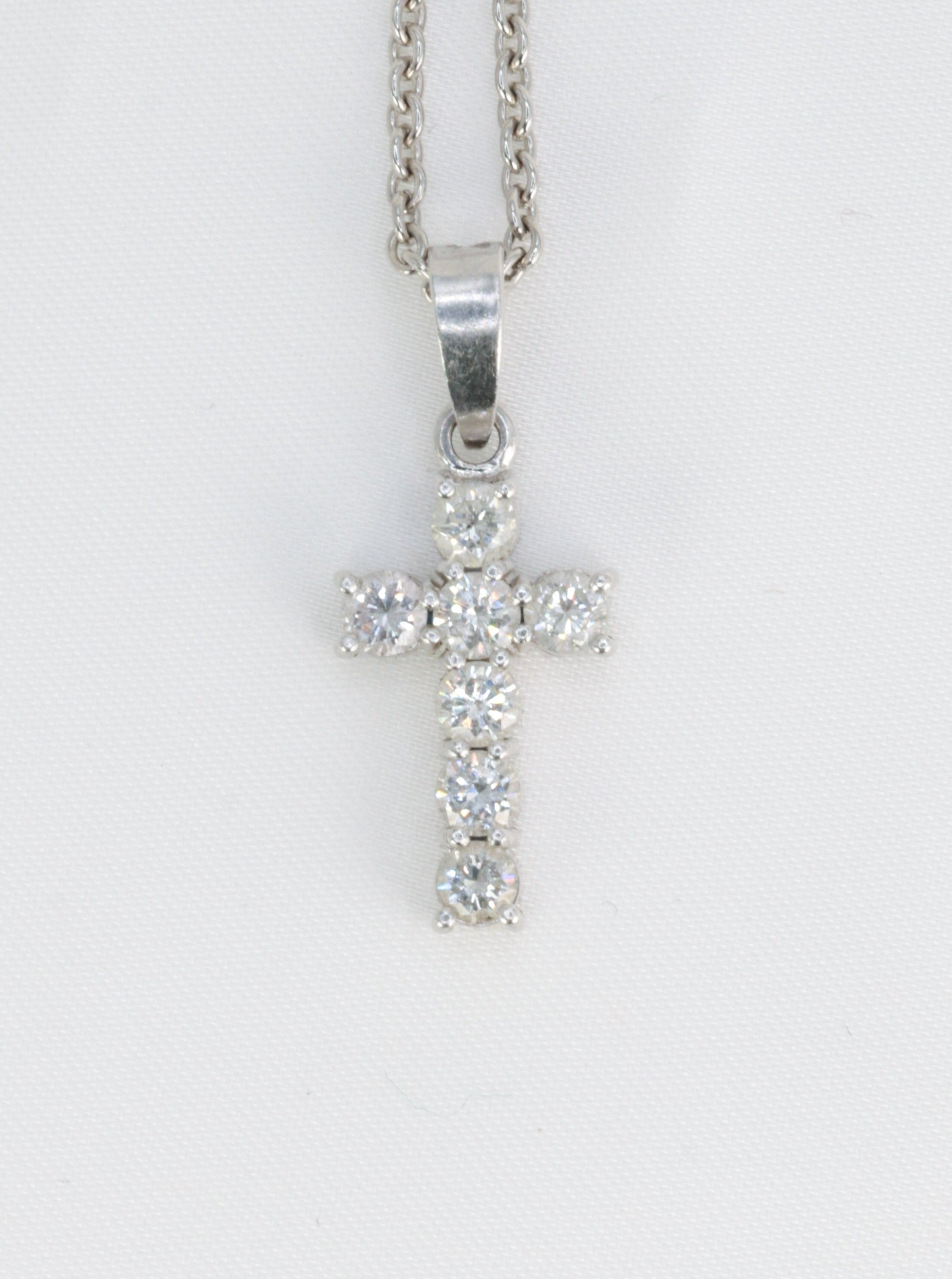 Pendentif vintage croix en or blanc et diamants
