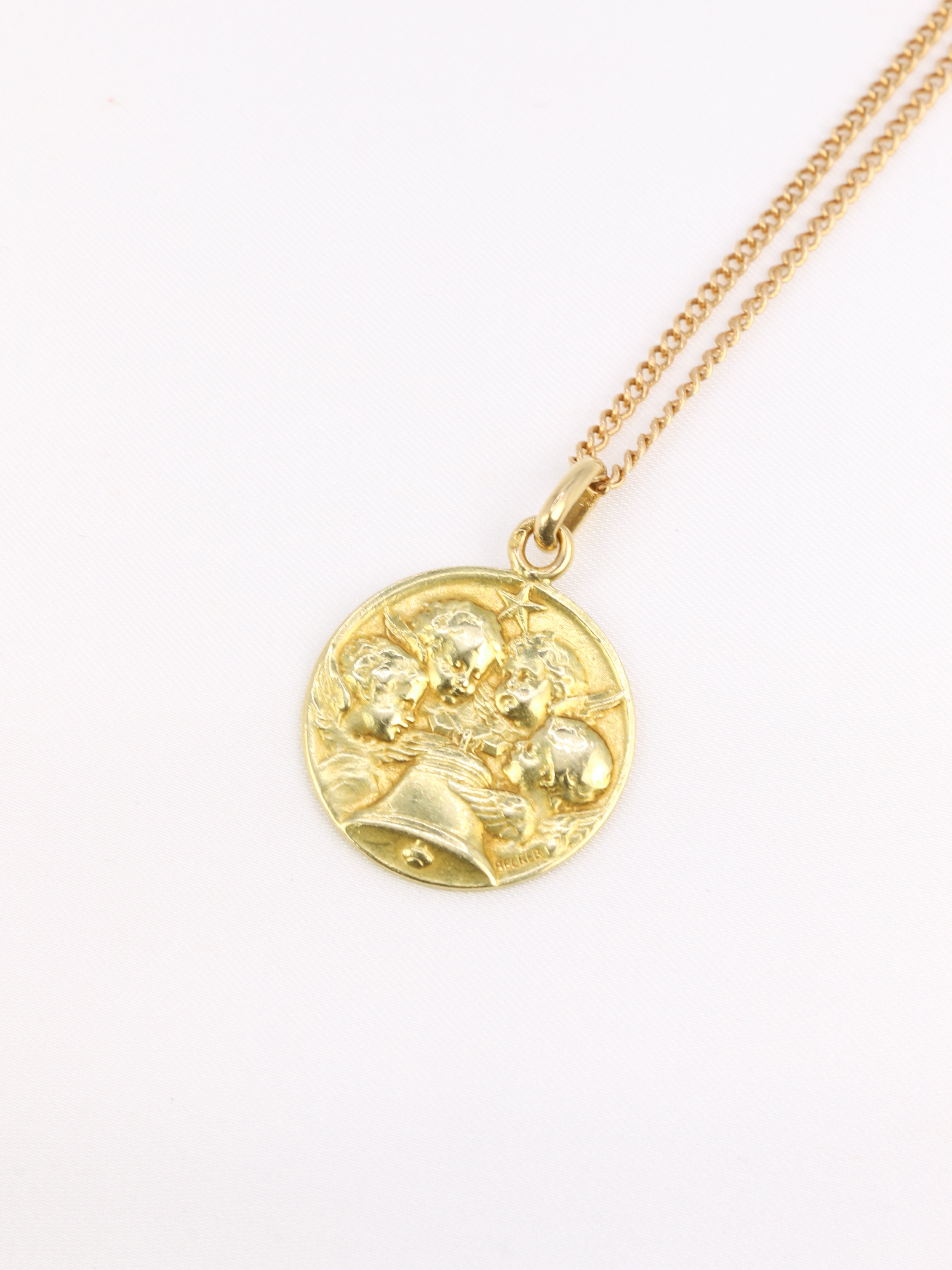 BECKER Vintage religious medal in yellow gold depicting the Angelus