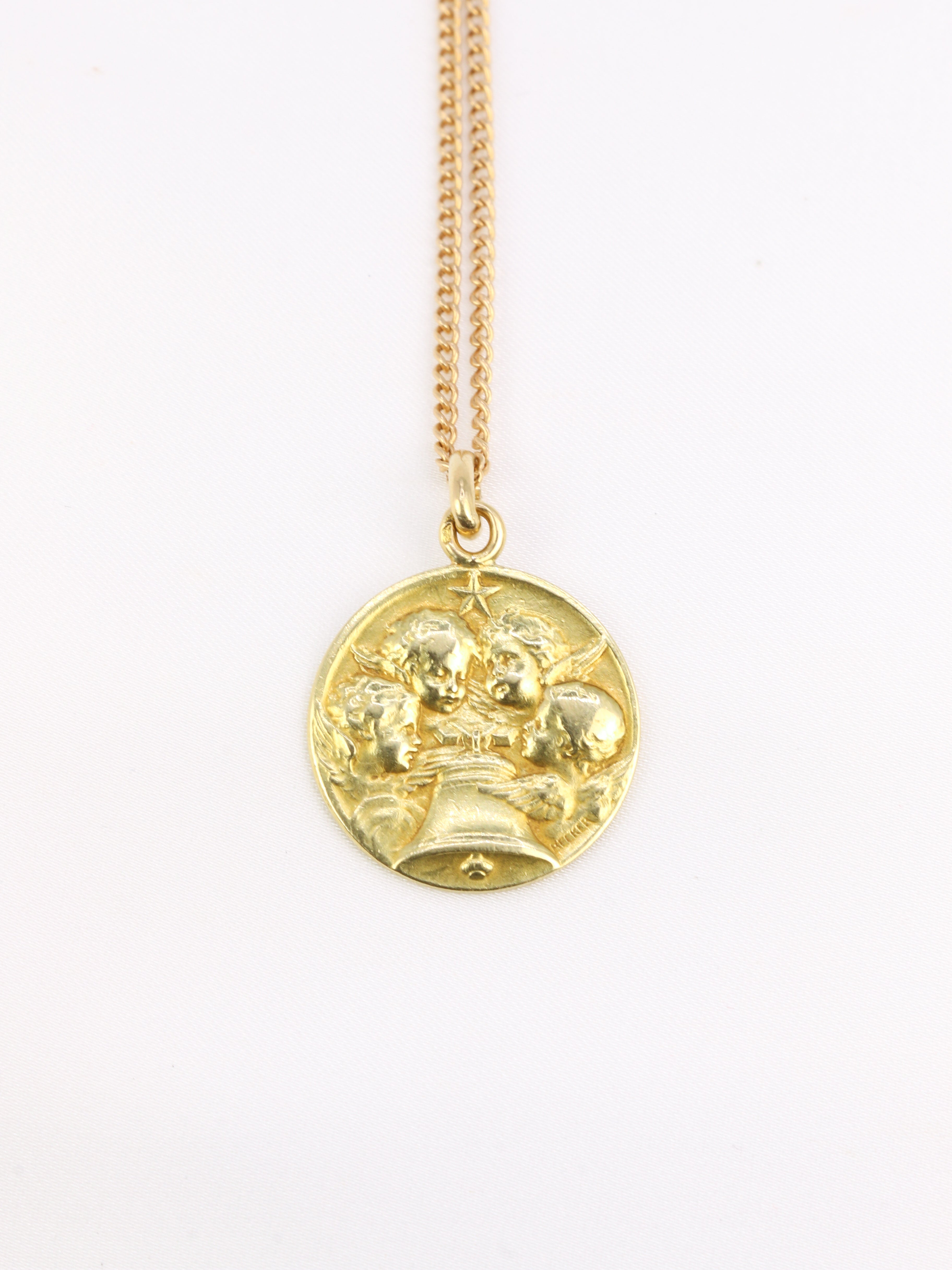 BECKER Vintage religious medal in yellow gold depicting the Angelus