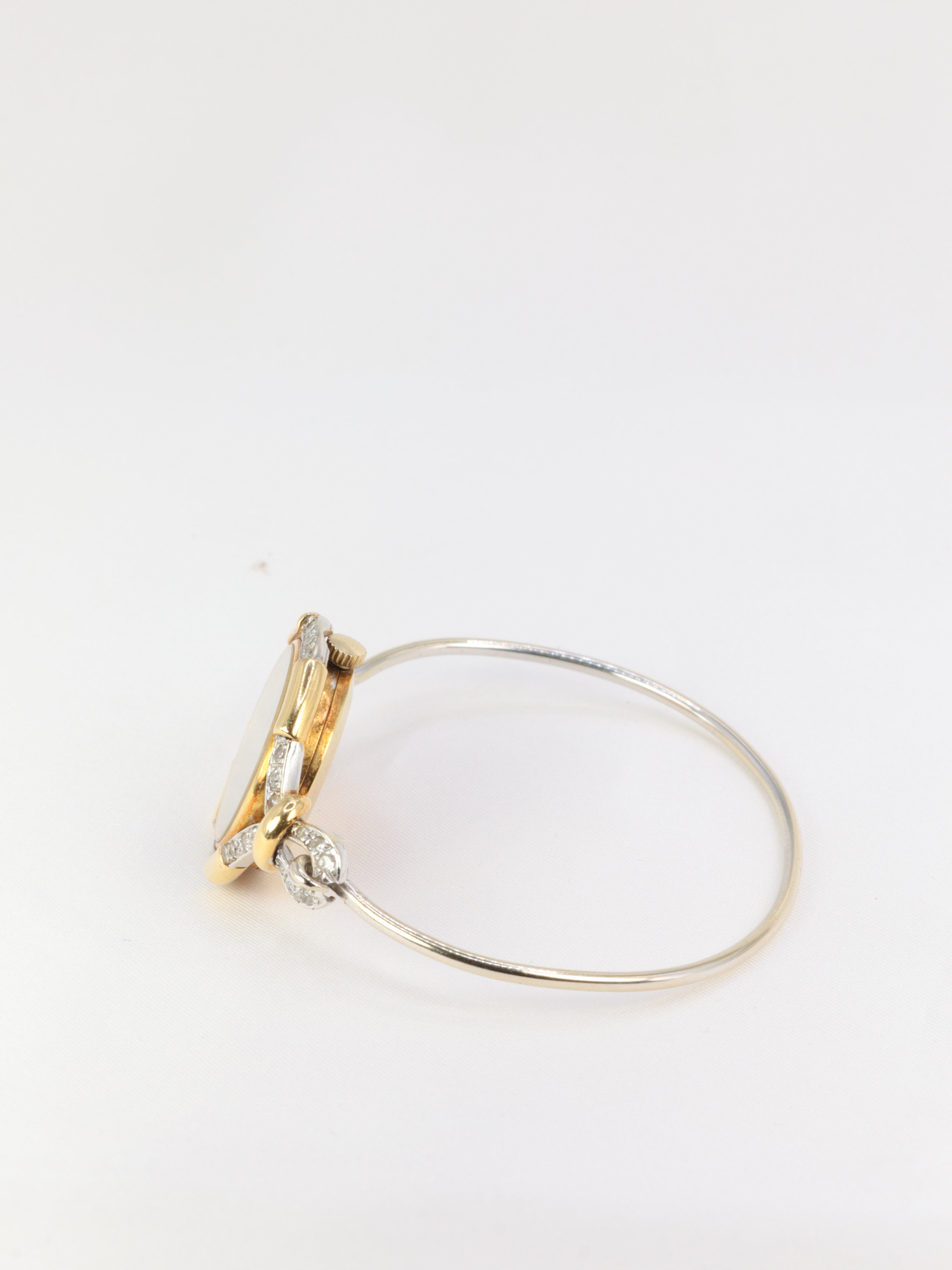 Montre de femme vintage Richards Zeger en or et diamants