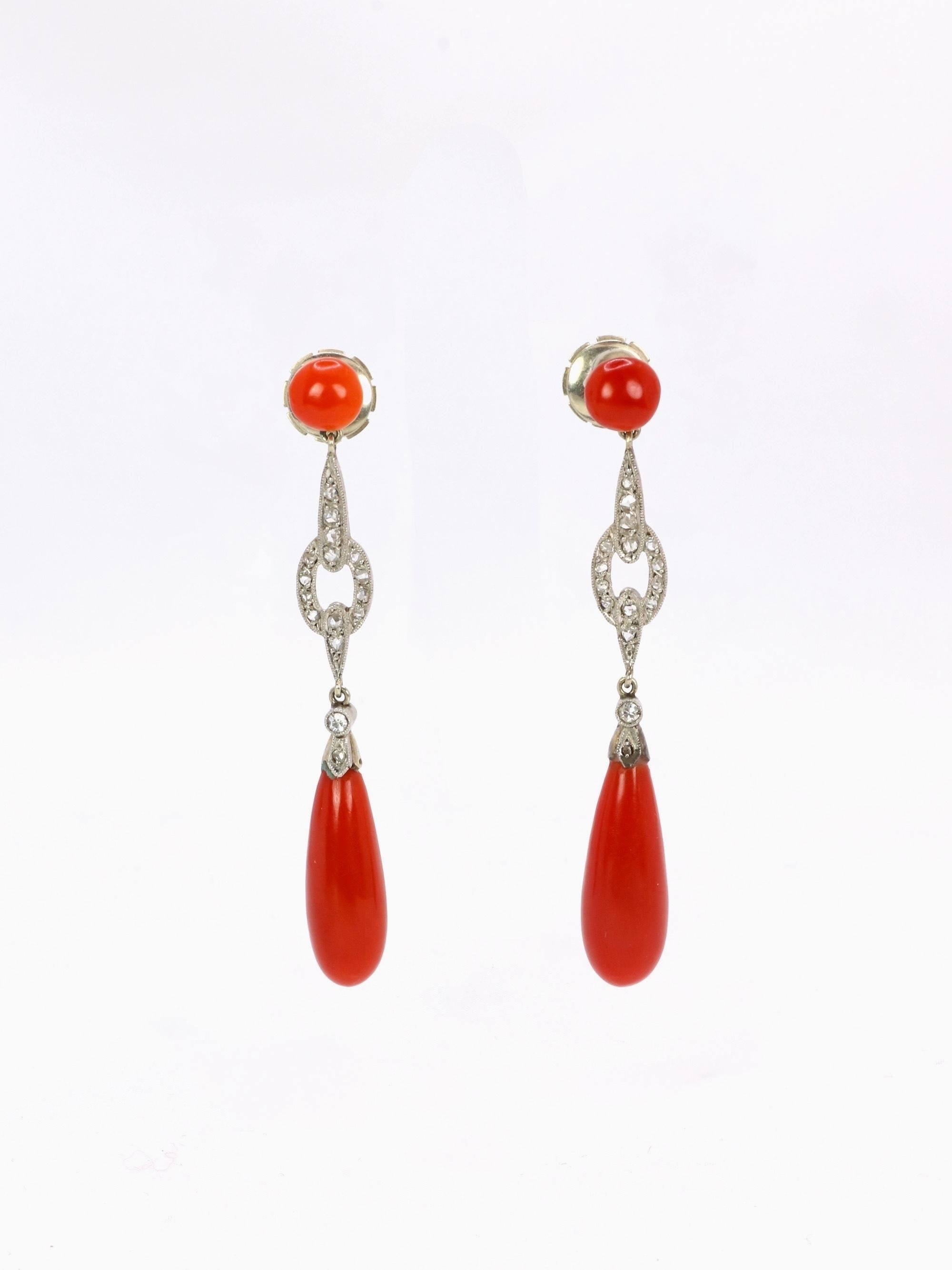 Boucles d'oreilles pendantes Art Deco corail rouge diamants taille rose